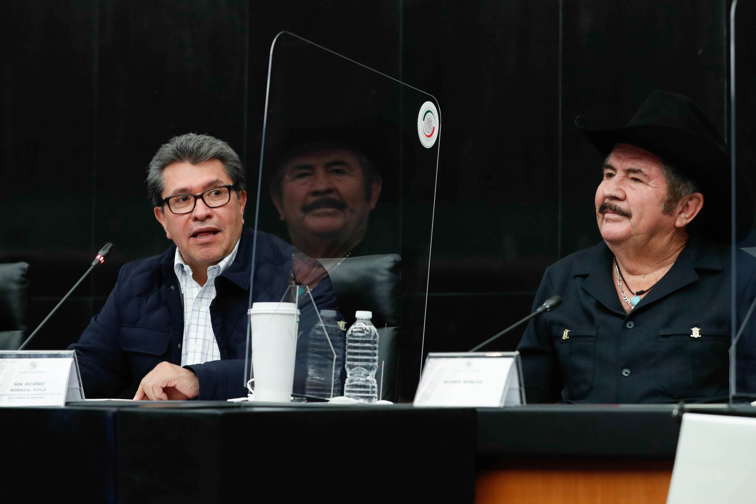 Reconocimiento Eliseo Robles y Lalo Mora-