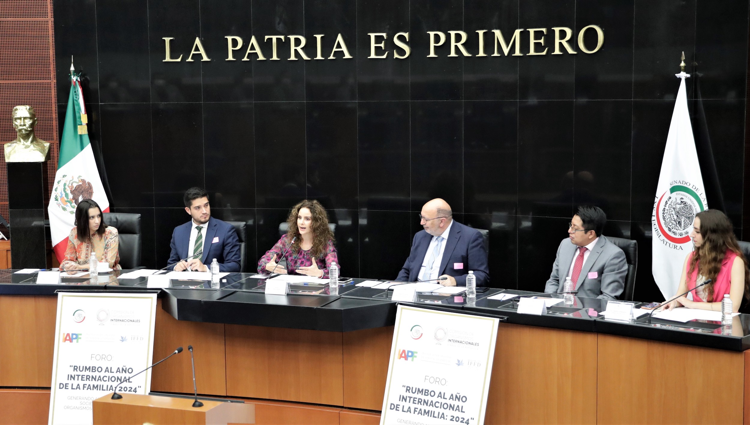 Foro Rumbo al Ano Internacional de la Familia  2024