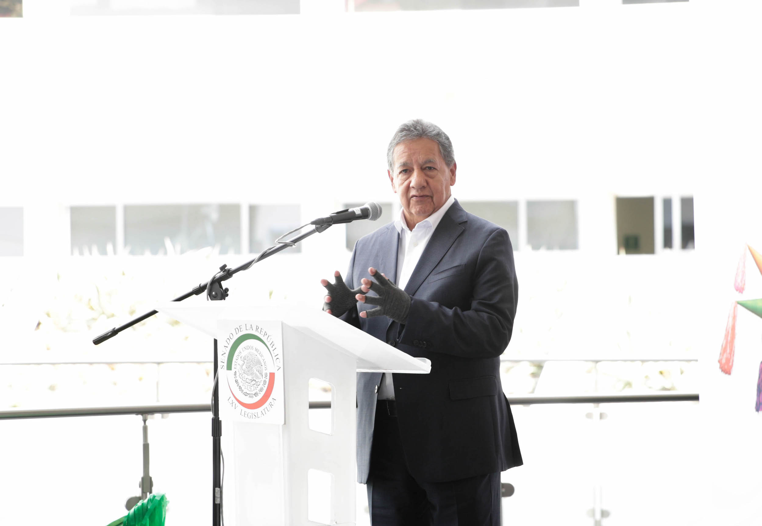 Inauguracioin de la exposicioin  Hecho a mano es sinoinimo de hecho con el corazoin-