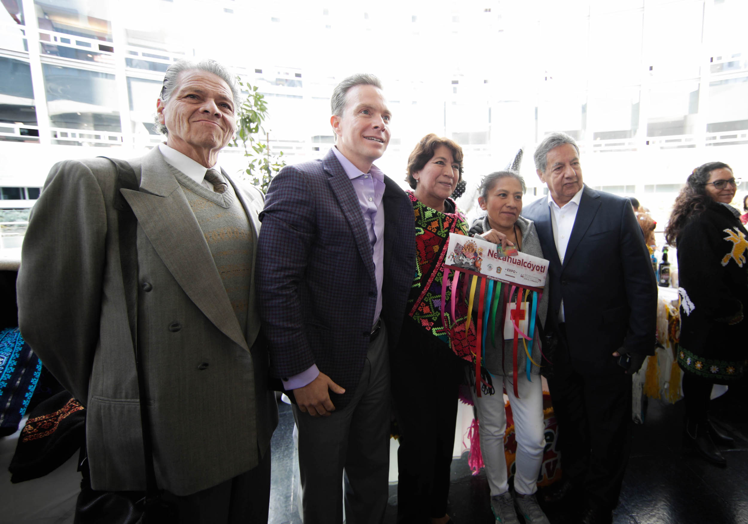 Inauguracioin de la exposicioin  Hecho a mano es sinoinimo de hecho con el corazoin-