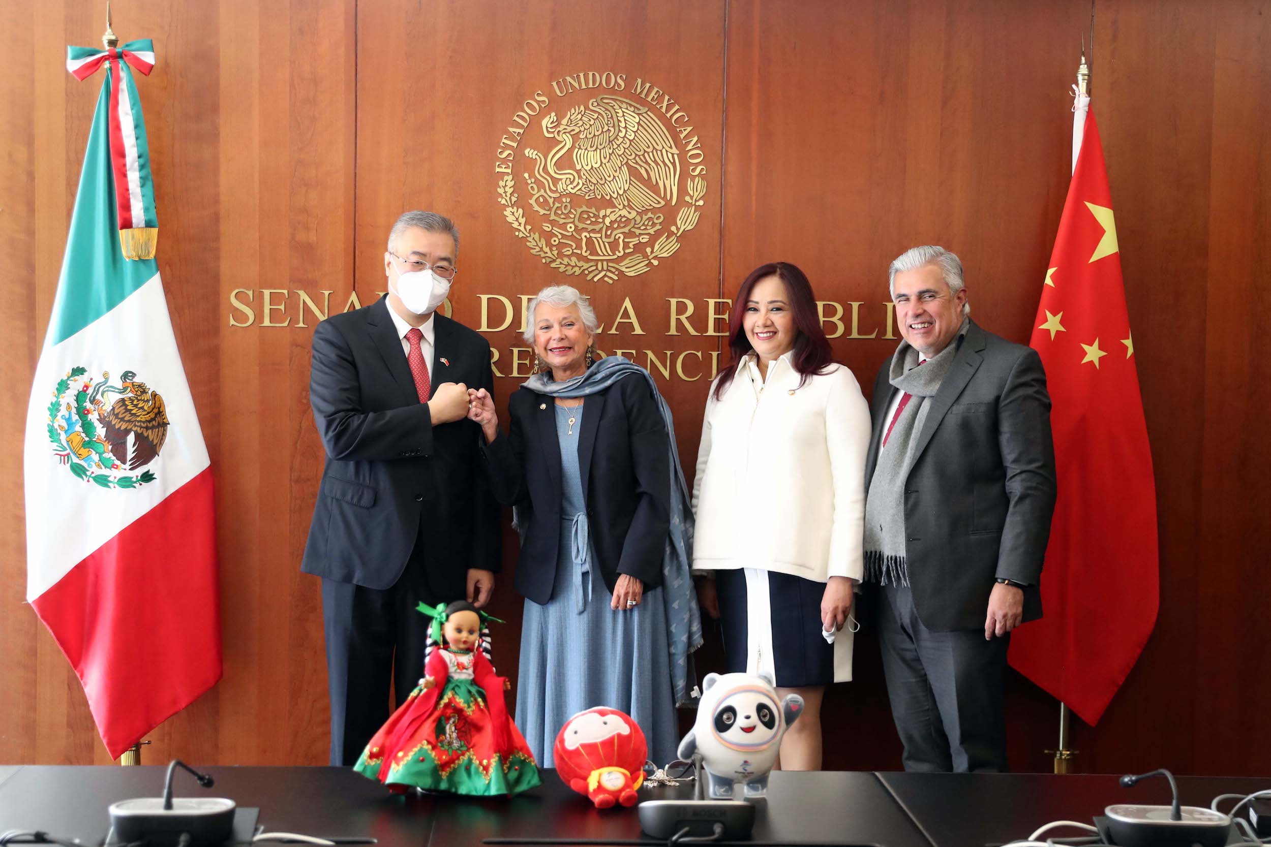 conmemoracioin de los 50 anos de relaciones diplomaiticas entre Meixico y China