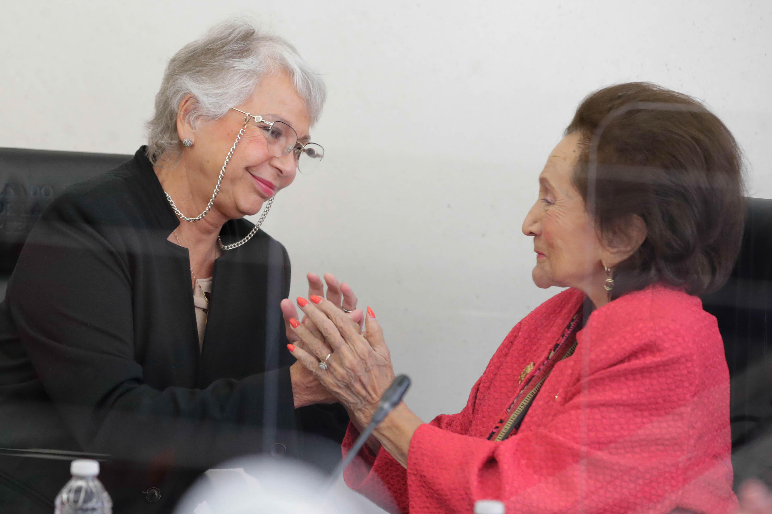 presentacion de billete de loteria de la Sen Ifigenia Martiinez