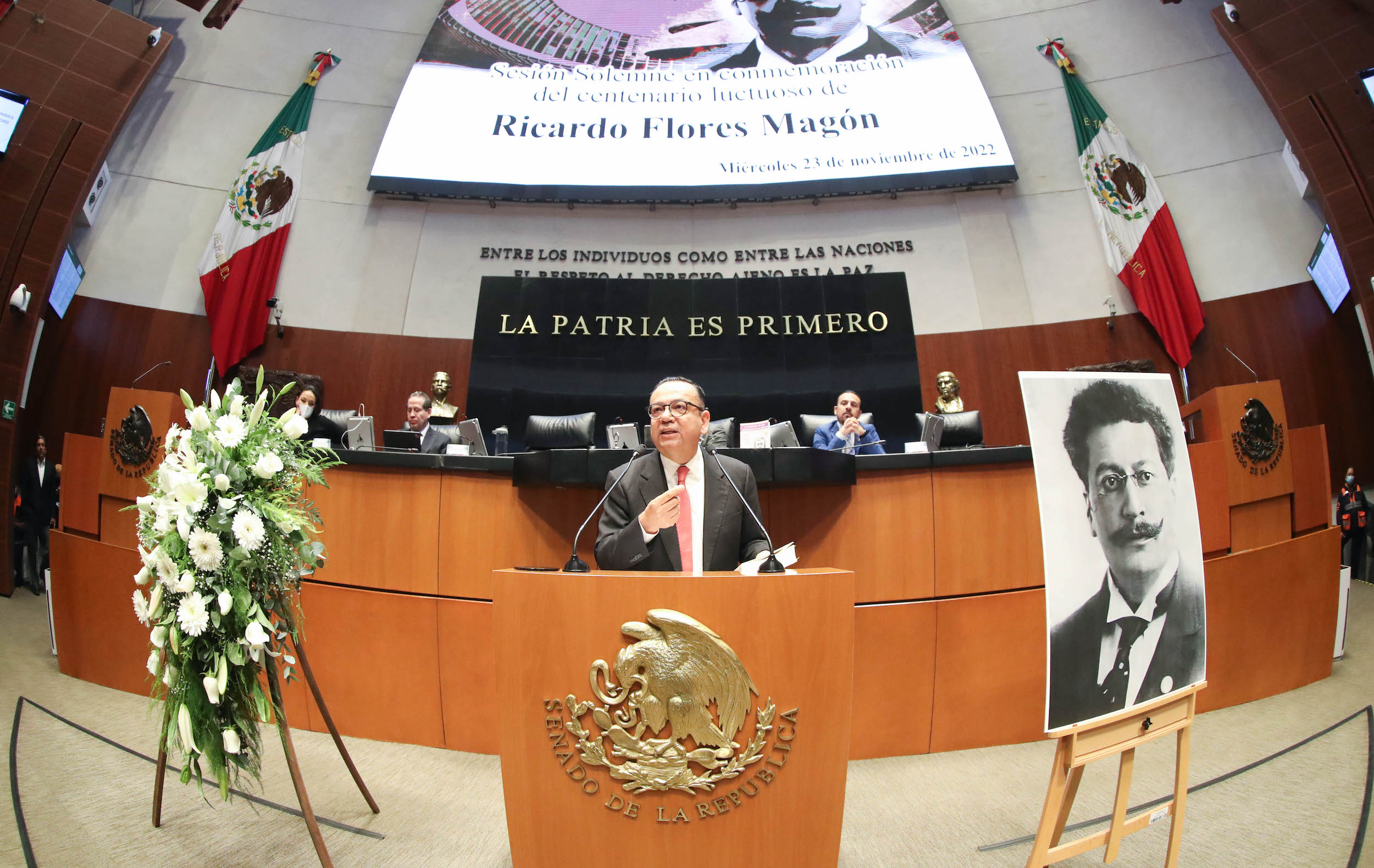 Sesioen solemne para conmemorar el Centenario Luctuoso de Ricardo Flores Magoen-