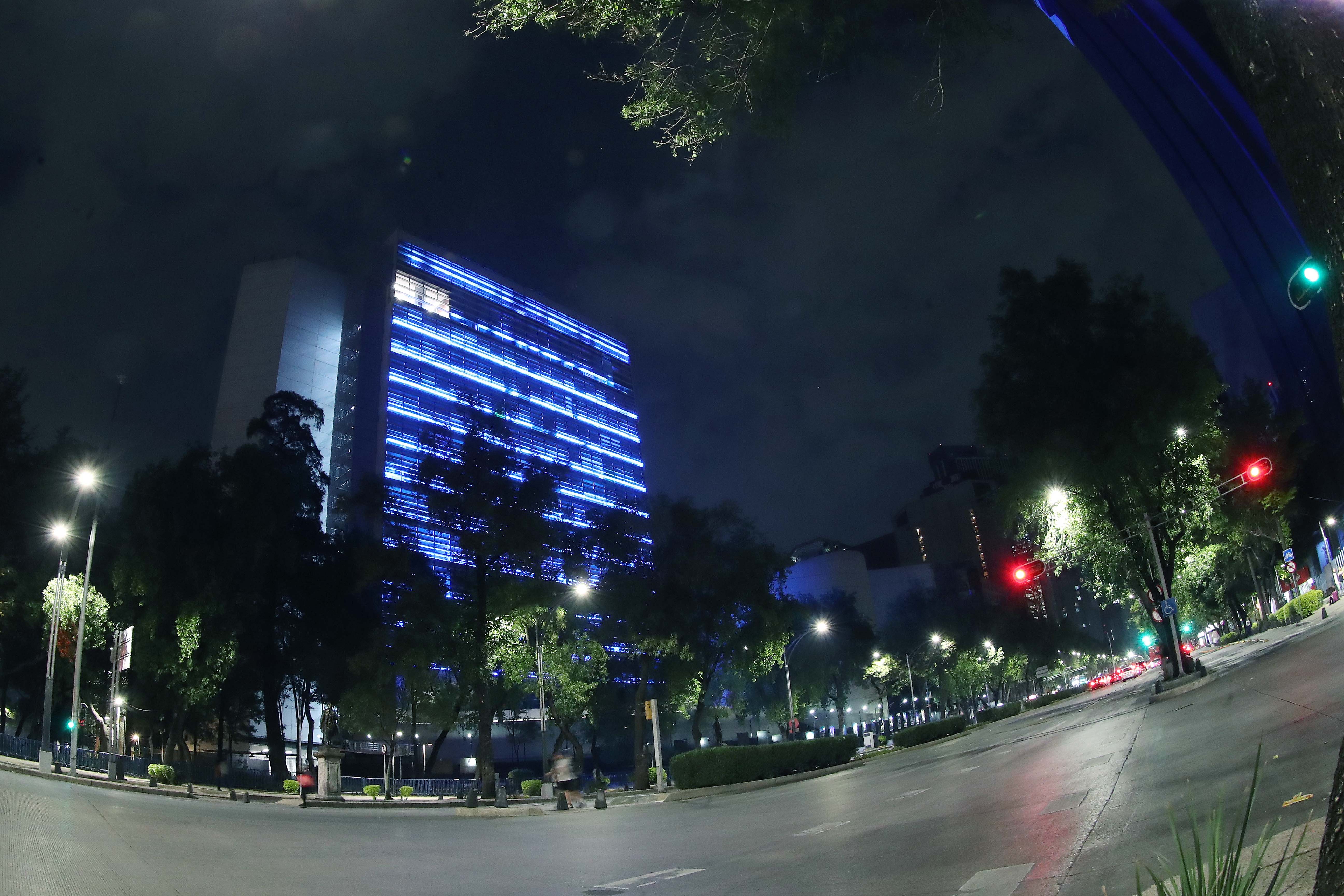 Iluminacion del Senado de la Republica con Motivo del Dia Internacional de la Concientizacion del Autismo