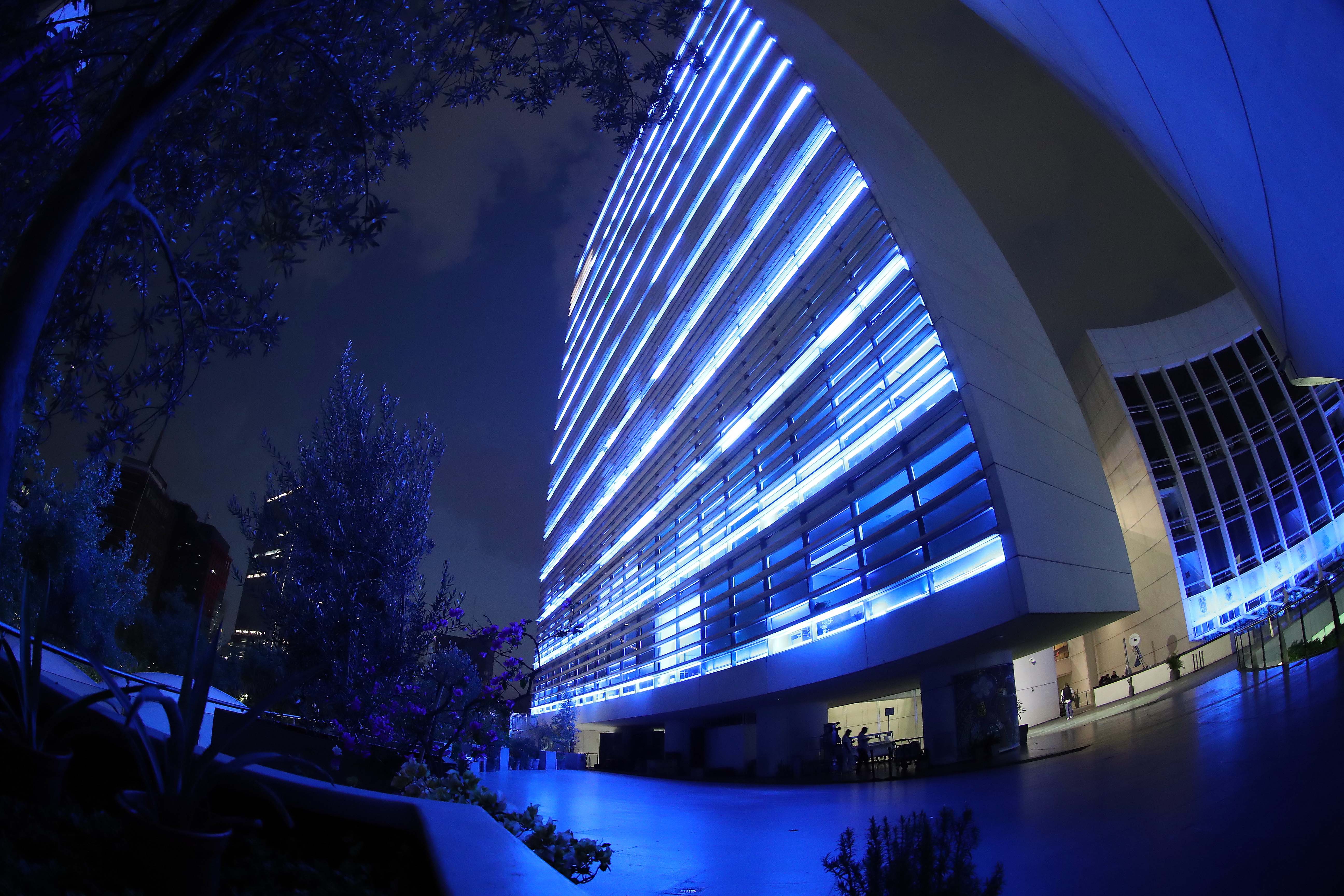 Iluminacion del Senado de la Republica con Motivo del Dia Internacional de la Concientizacion del Autismo