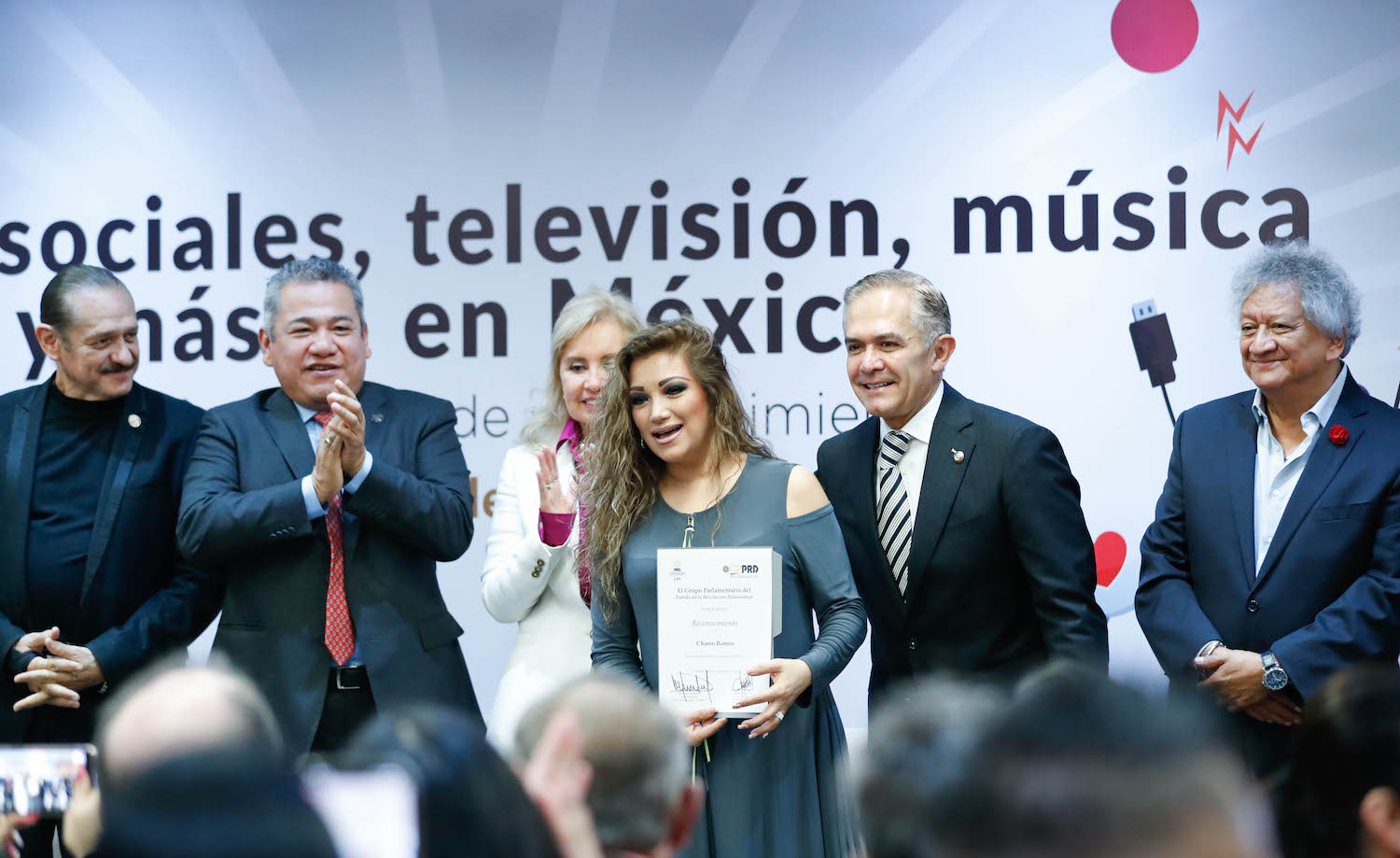 Entrega de reconocimientos al talento artistico en Mexico-