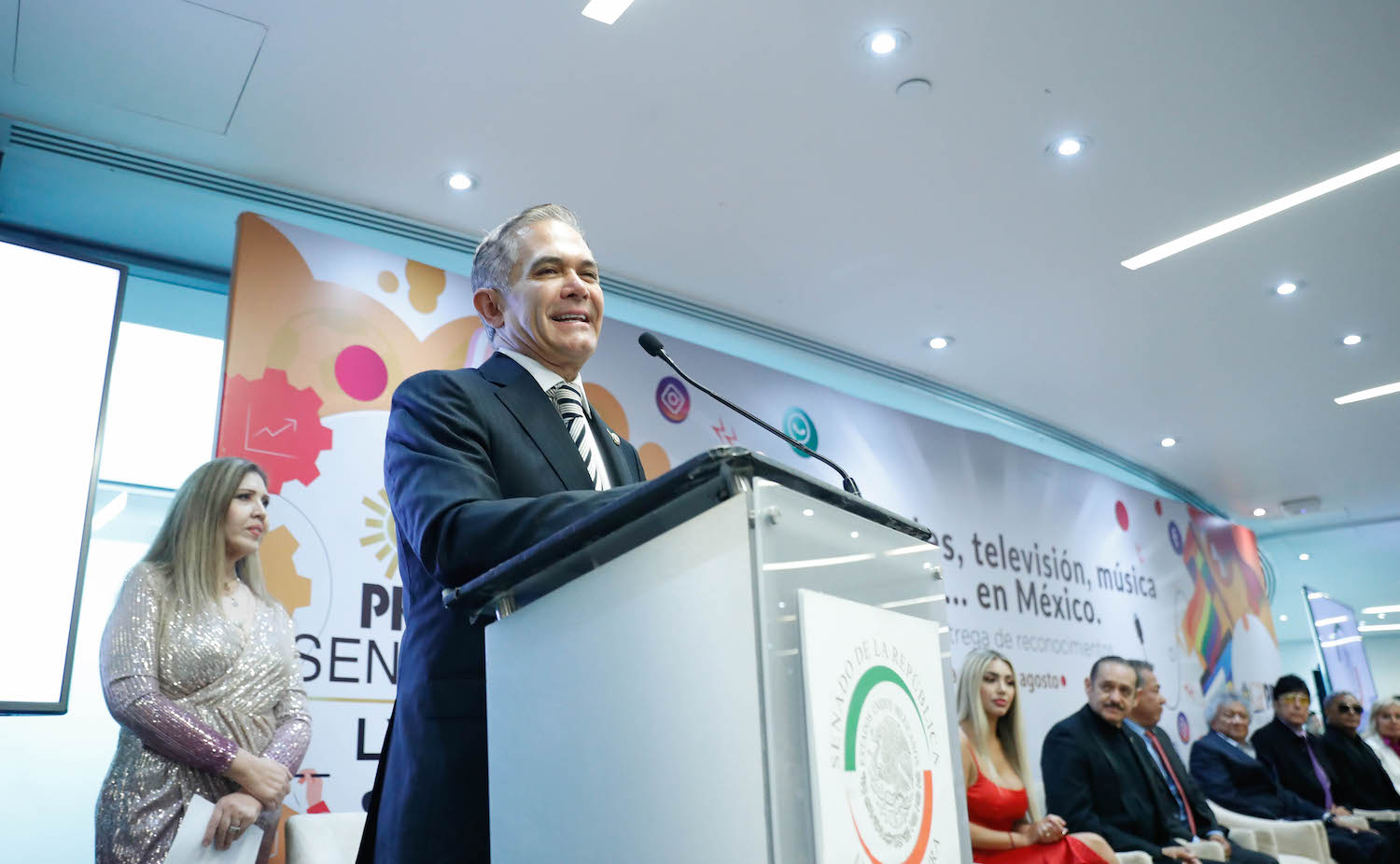 Entrega de reconocimientos al talento artistico en Mexico-