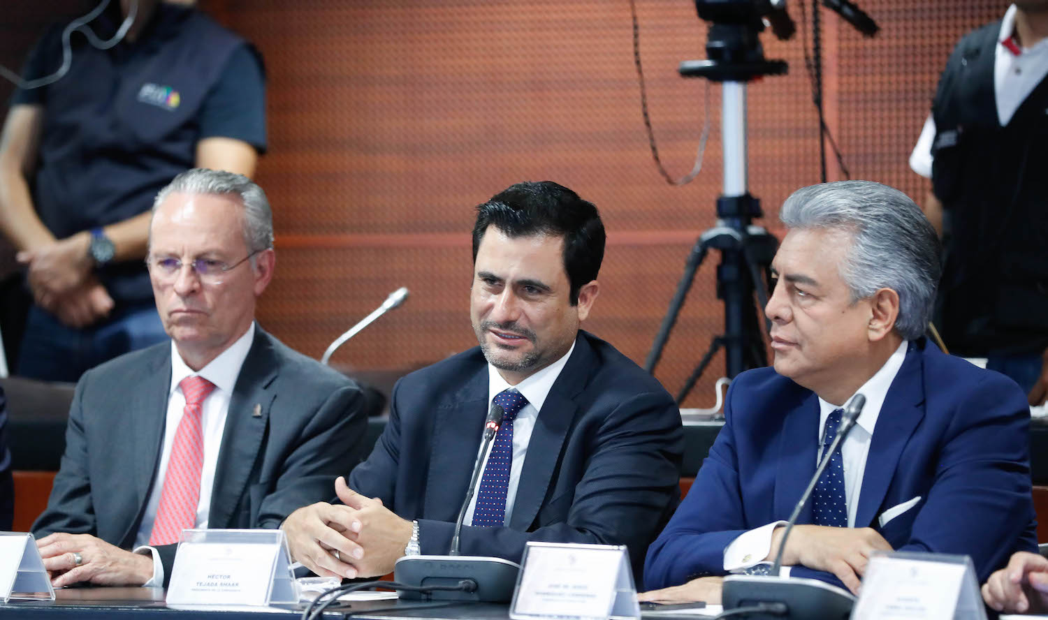 Entrega de reconocimientos a integrantes del Consejo Coordinador Empresarial-