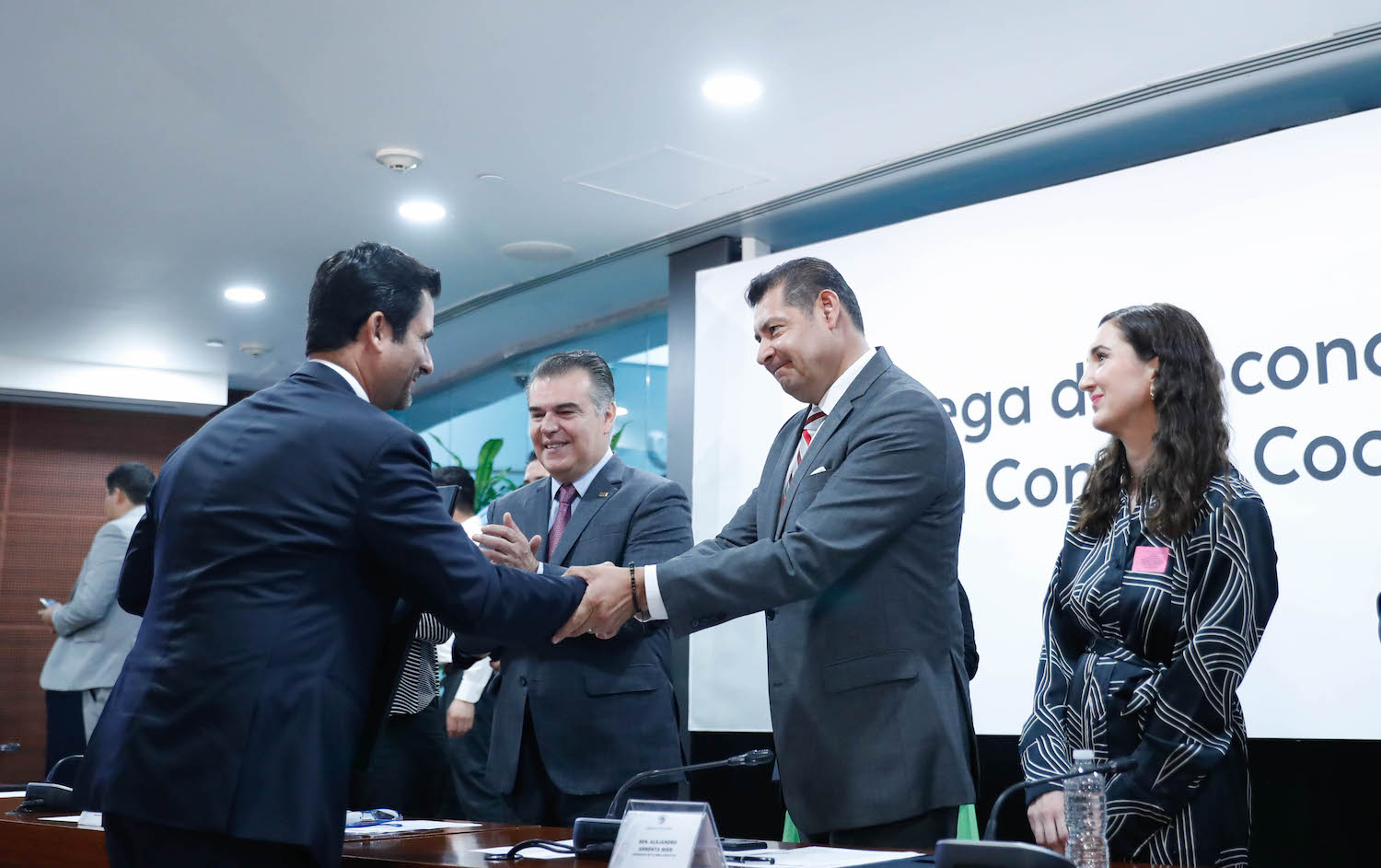 Entrega de reconocimientos a integrantes del Consejo Coordinador Empresarial-