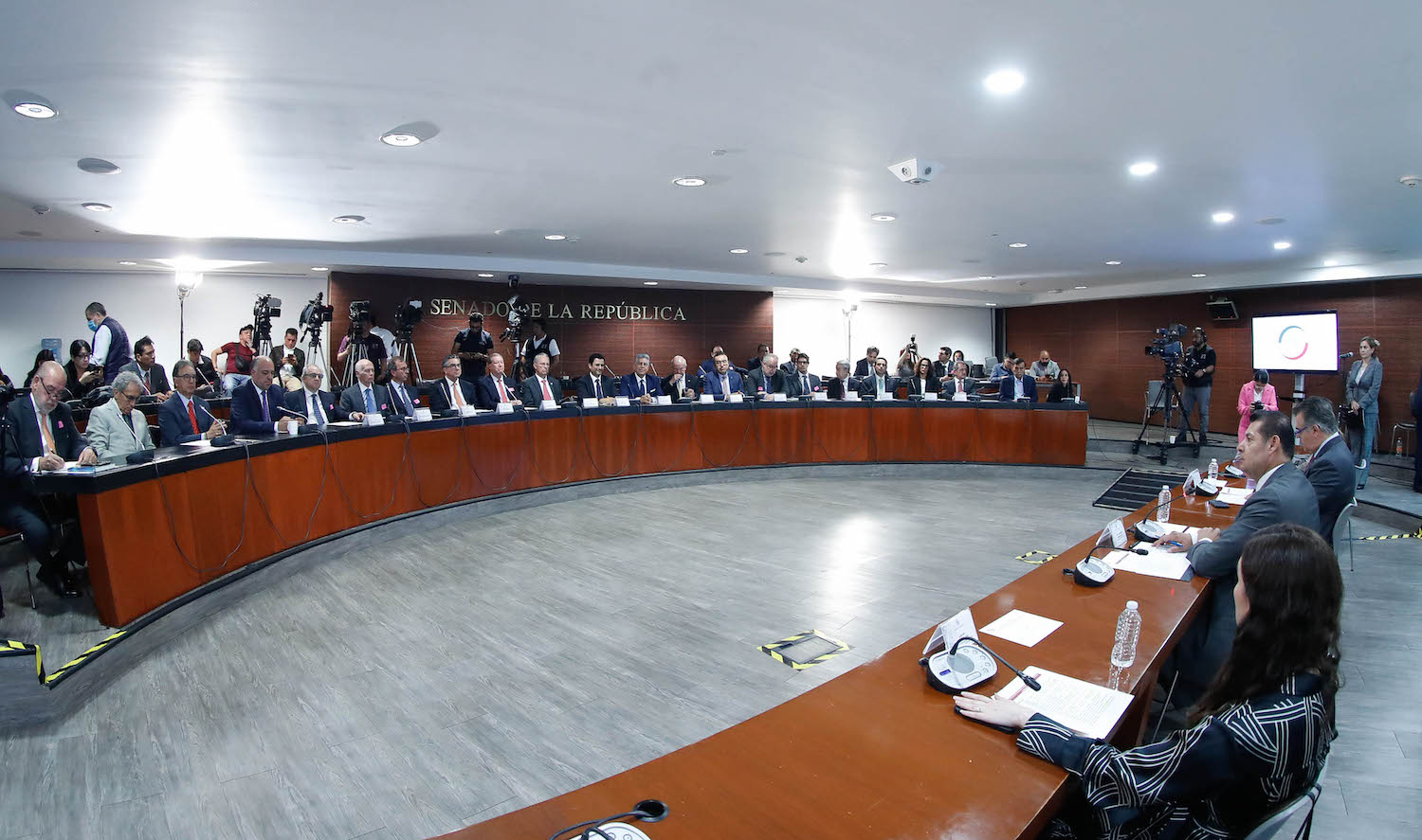 Entrega de reconocimientos a integrantes del Consejo Coordinador Empresarial-