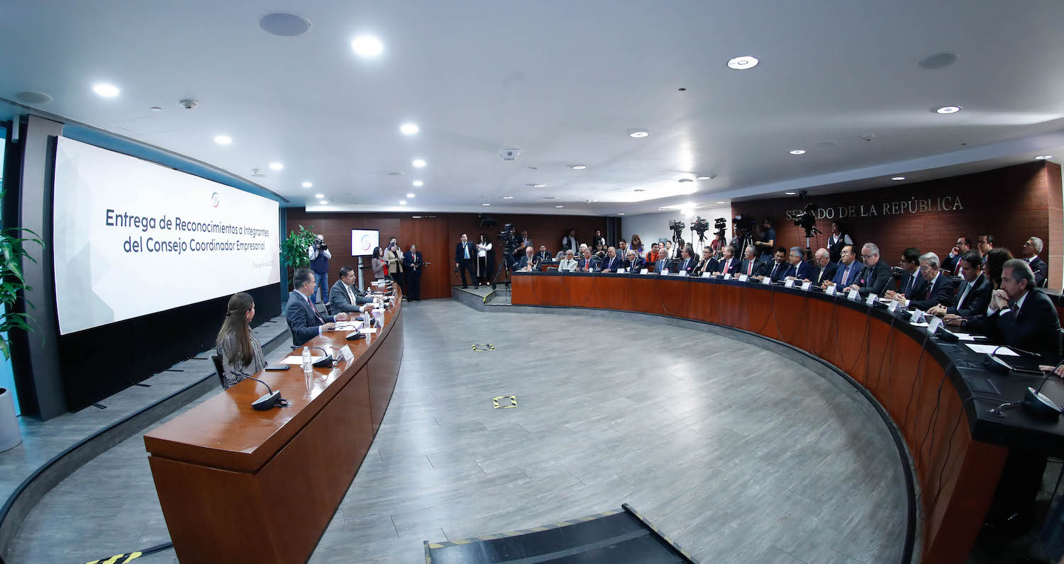Entrega de reconocimientos a integrantes del Consejo Coordinador Empresarial-