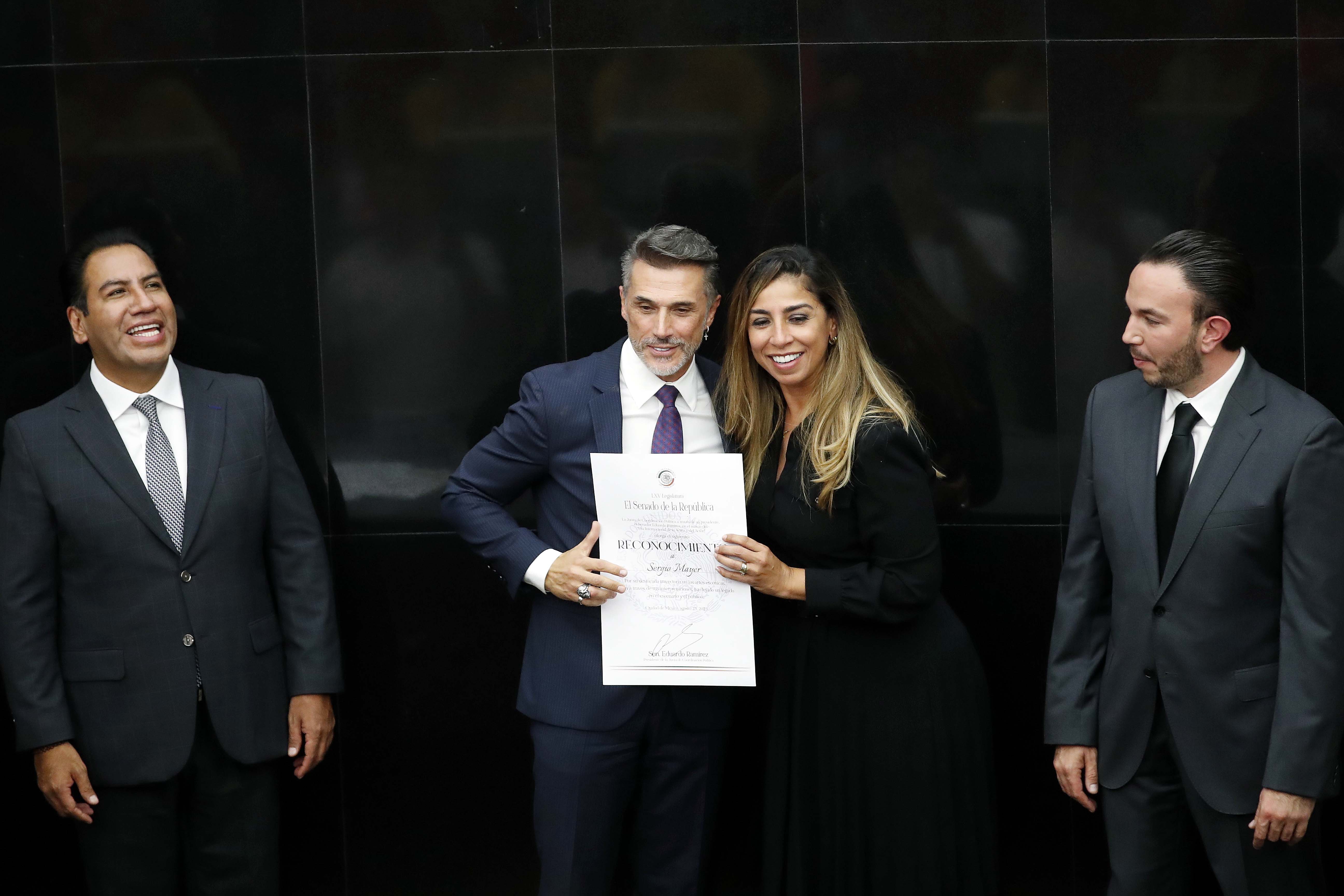 Entrega de reconocimientos actrices y actores