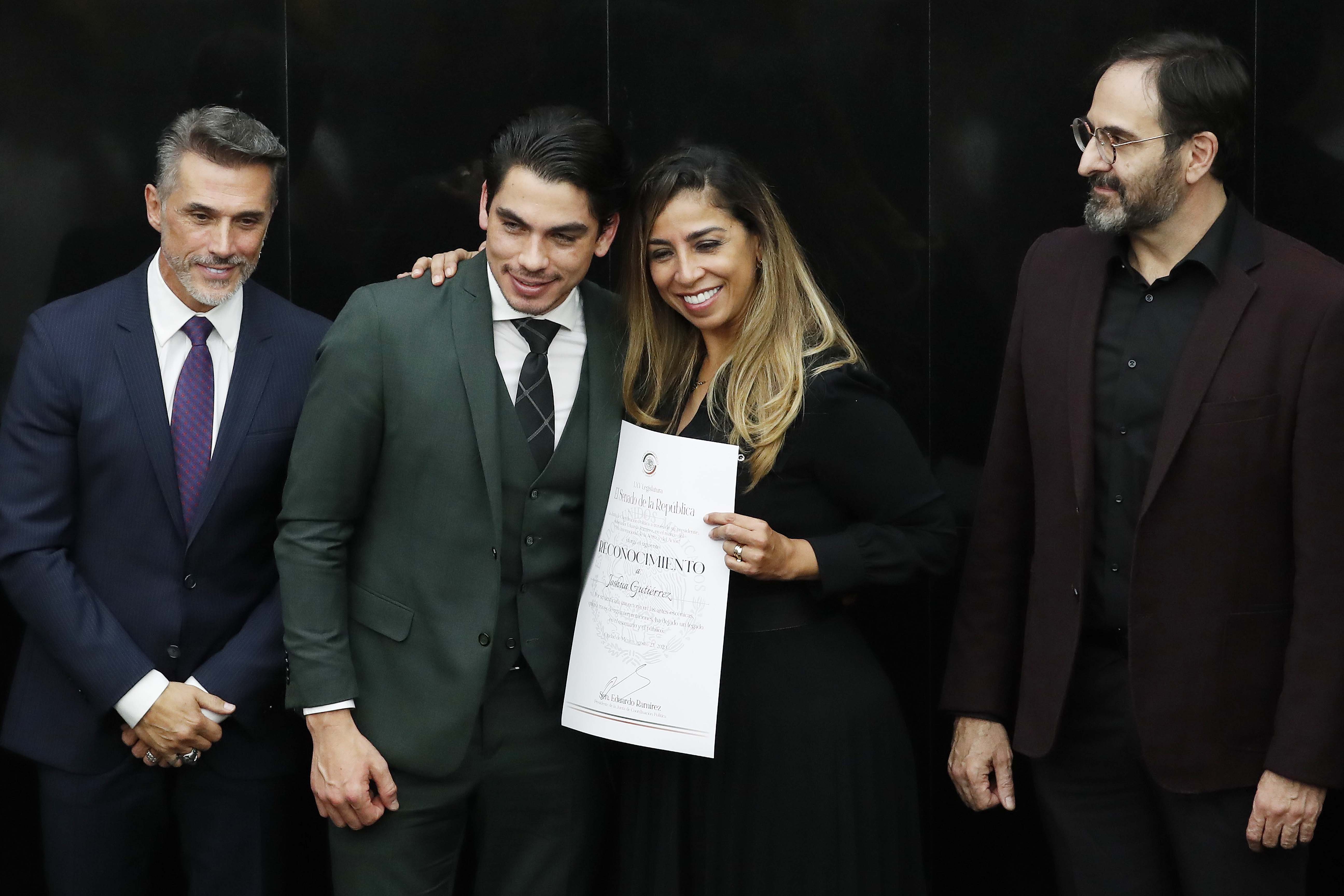 Entrega de reconocimientos actrices y actores
