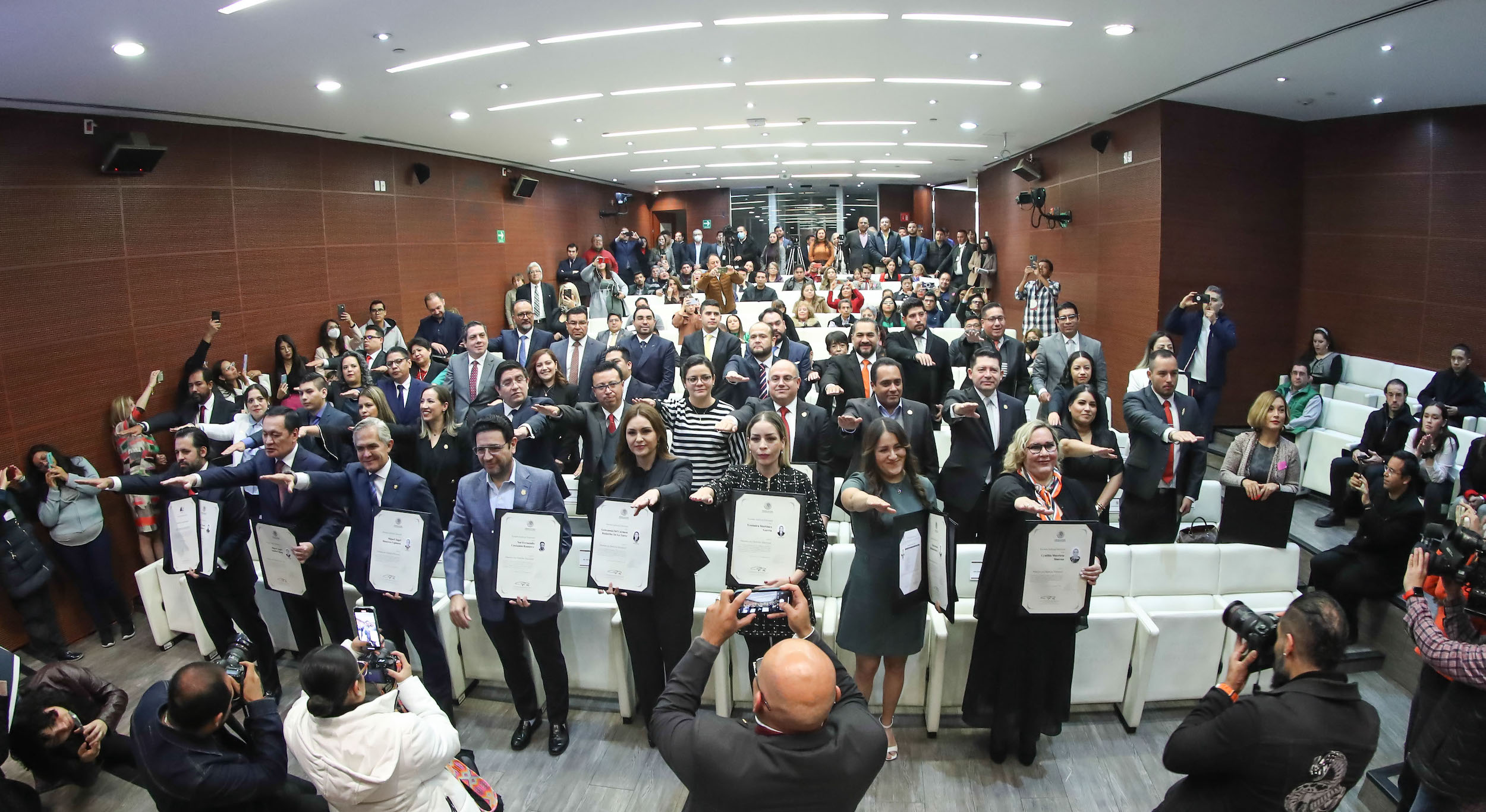 Entrega de reconocimientos del Diplomado en Administracioin Puiblica-