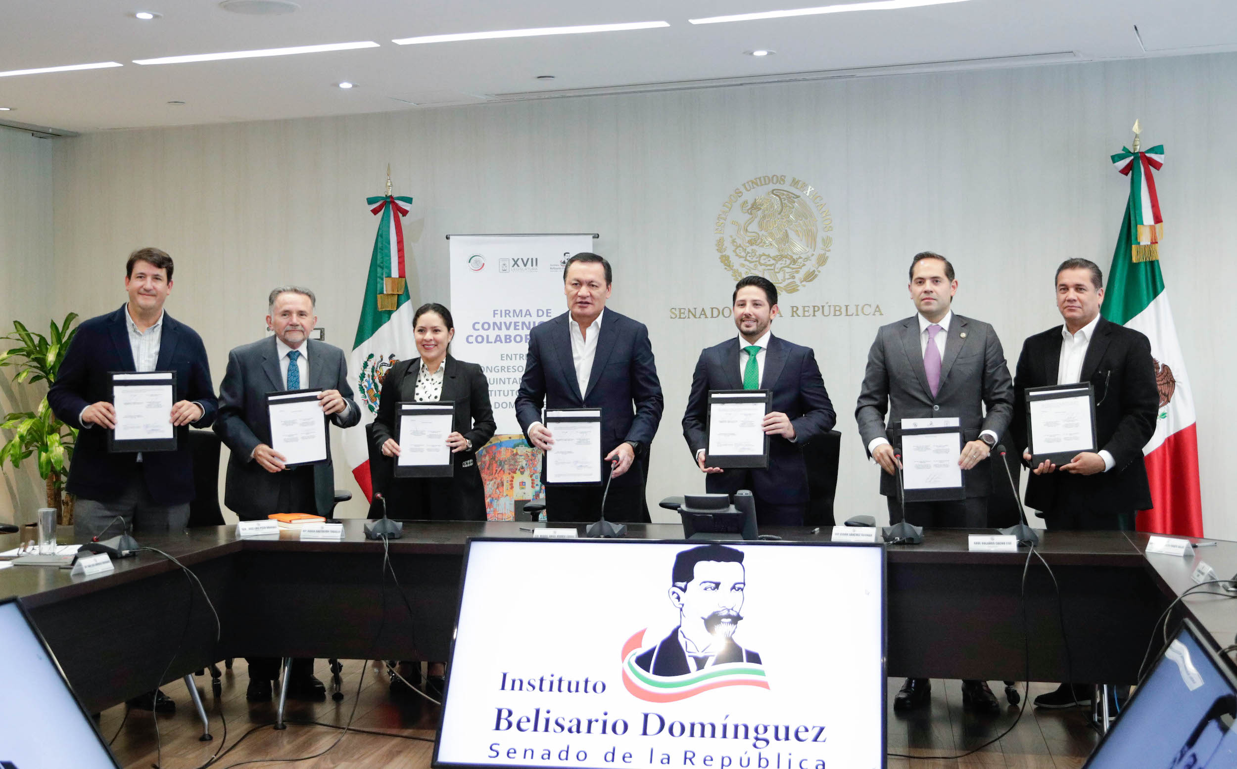 Firma de Comvenio entre el IBD y el Congreso de Quintanaroo-