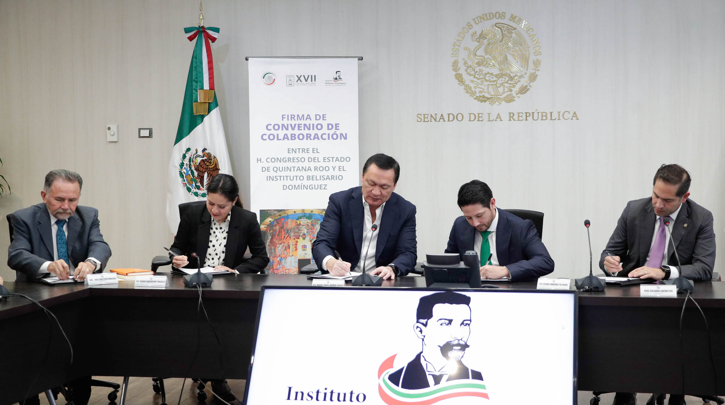 Firma de Comvenio entre el IBD y el Congreso de Quintanaroo-