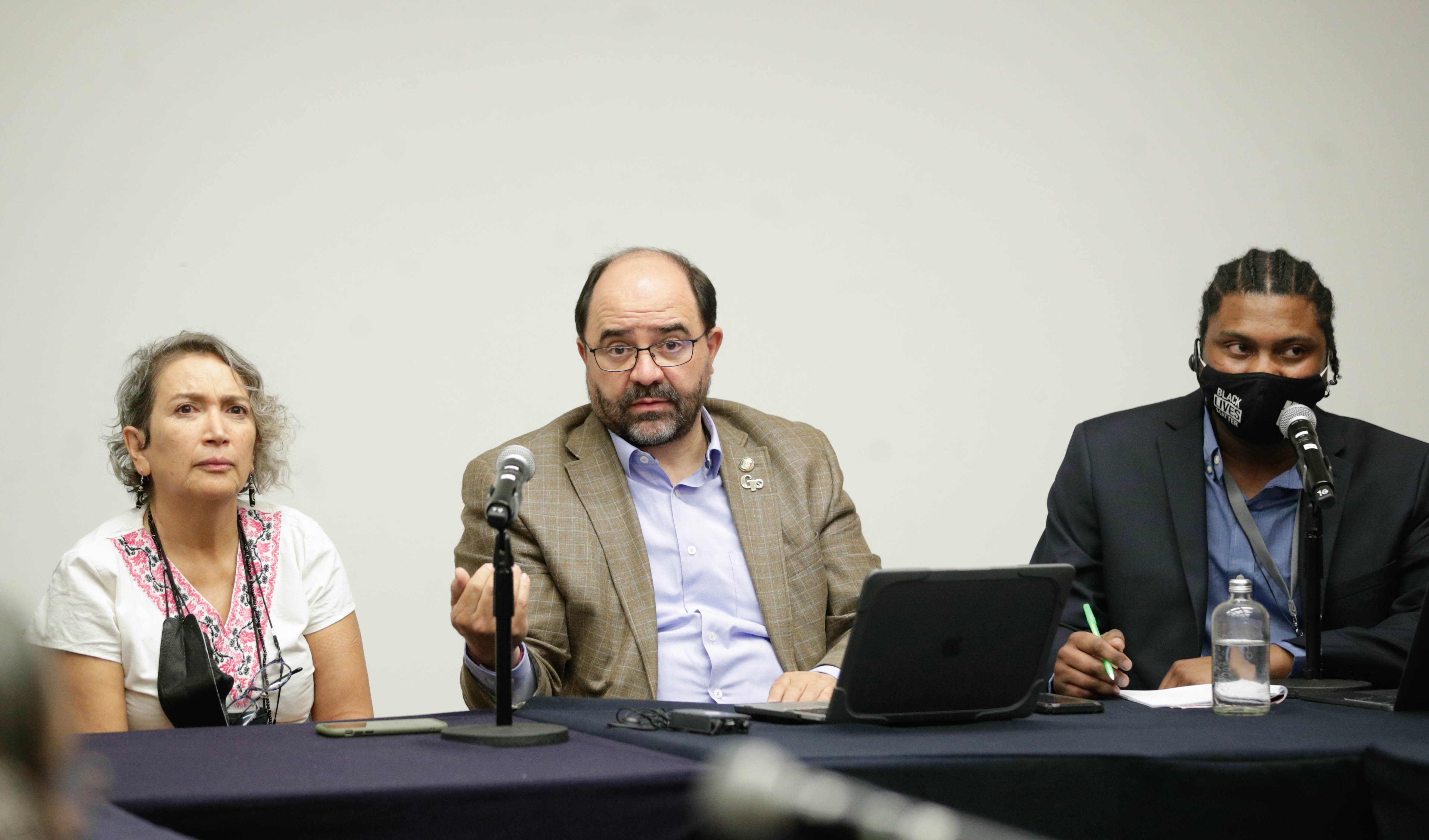 Dialogos sobre el flujo de Armas a Mexico y la ley de  armas  de Fuego y Explosivos-