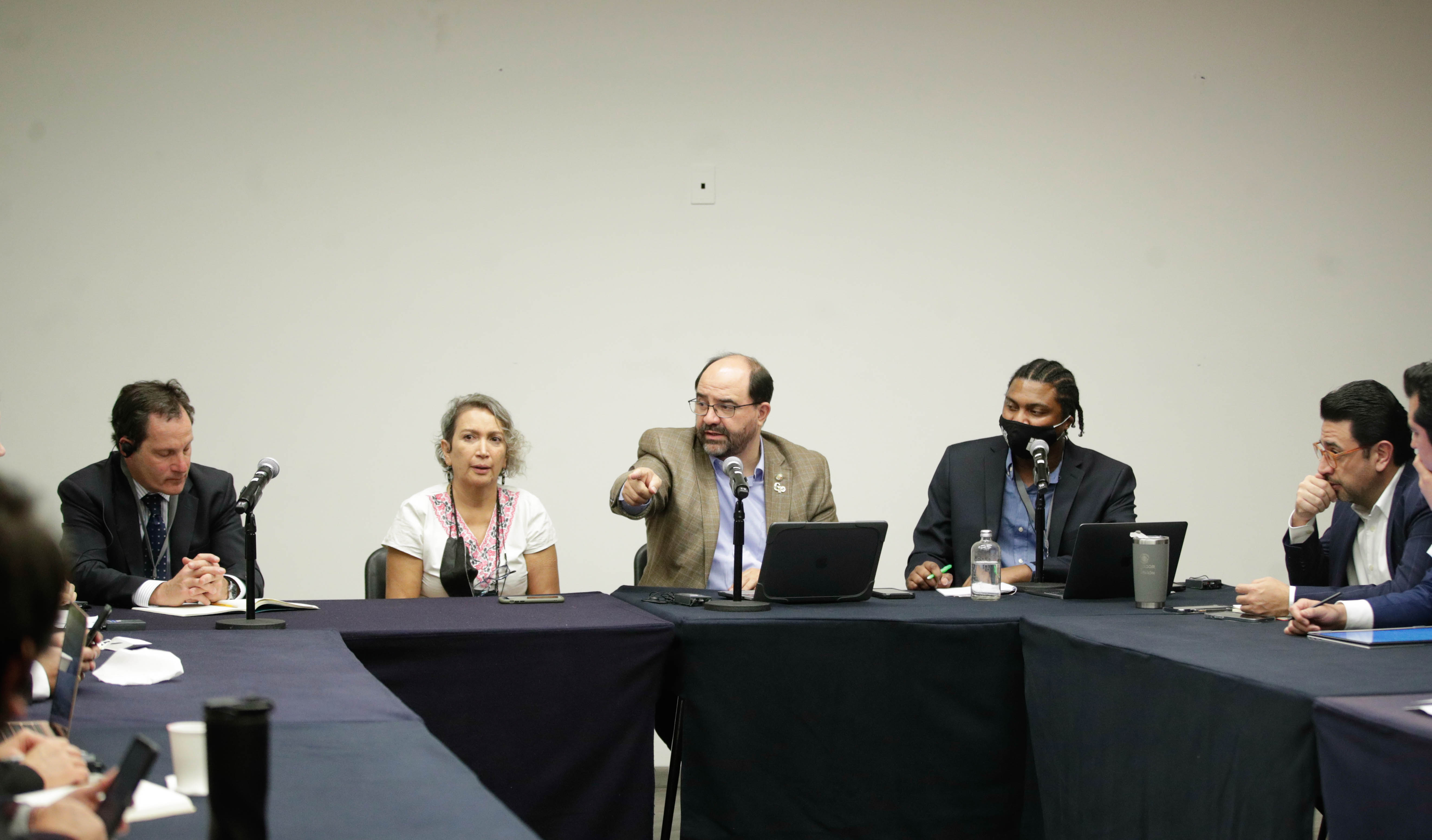 Dialogos sobre el flujo de Armas a Mexico y la ley de  armas  de Fuego y Explosivos-