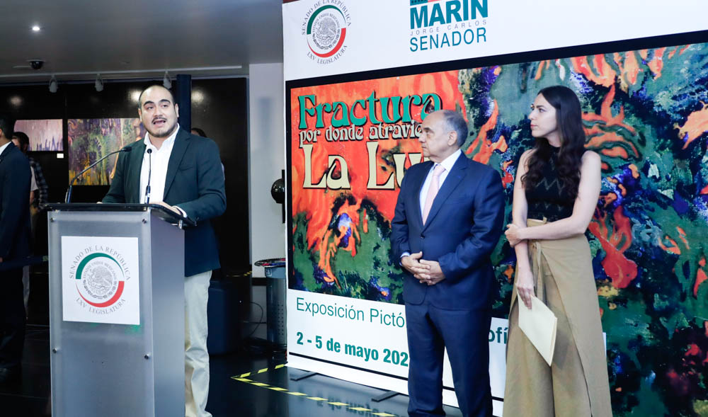 Inauguracioin de la exposicioin Fractura por donde atraviesa la luz-