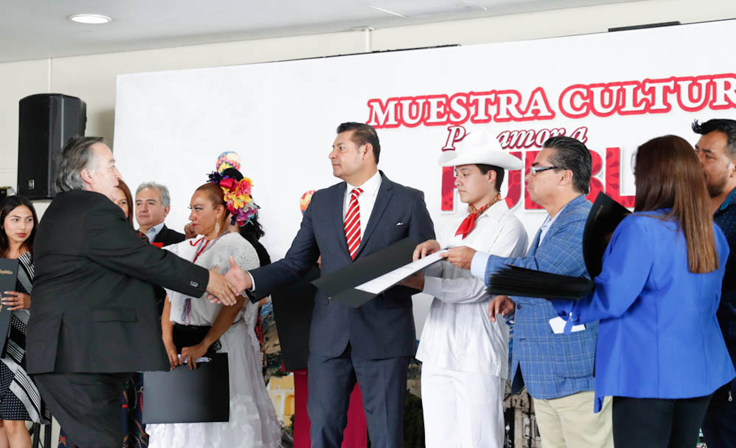 Muestra Cultural Por amor a PUEBLA-
