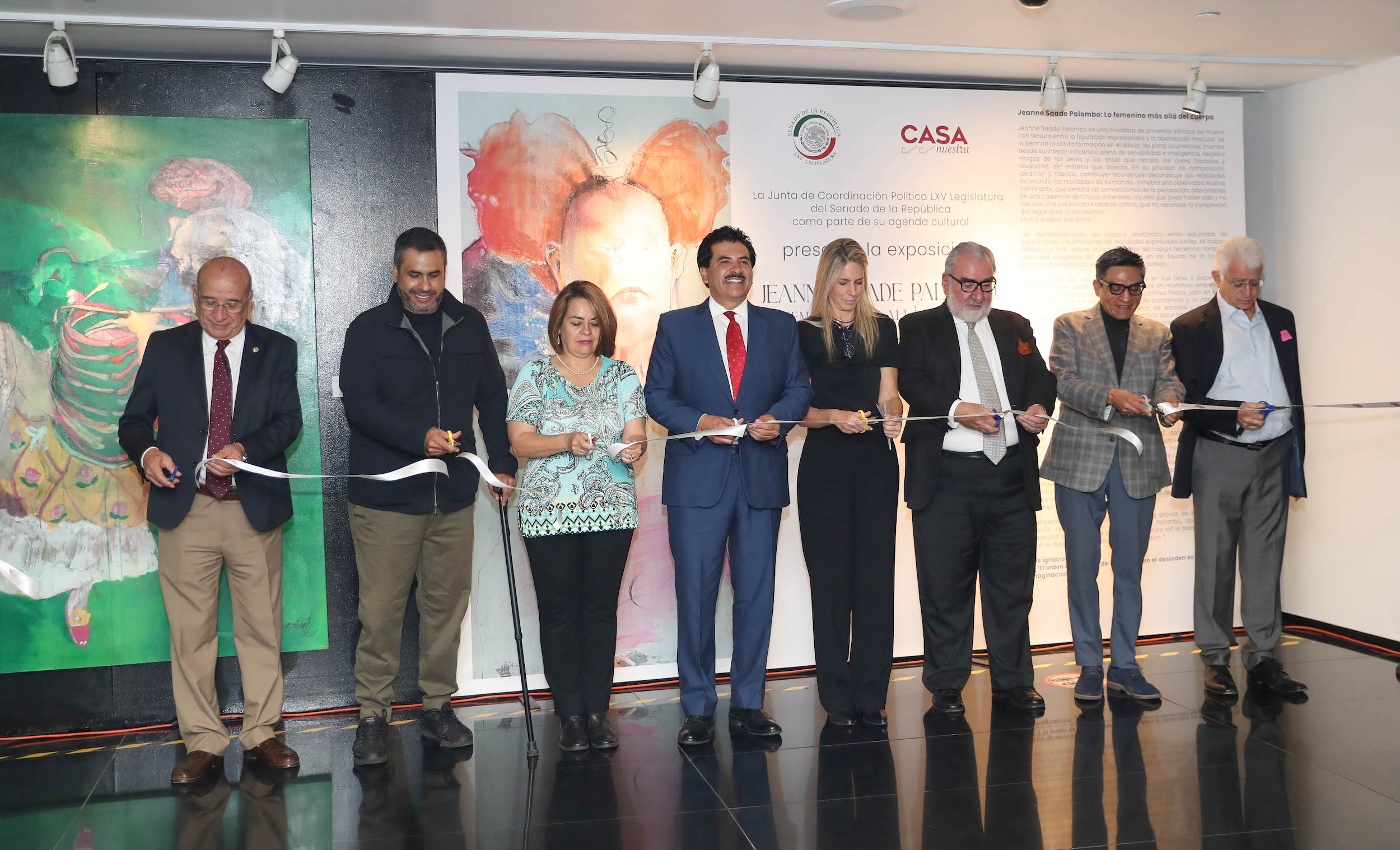 Inauguracioen de la exposicioen   Lo femenino maes allae del cuerpo   de la artista Jeanne Saade Palombo-