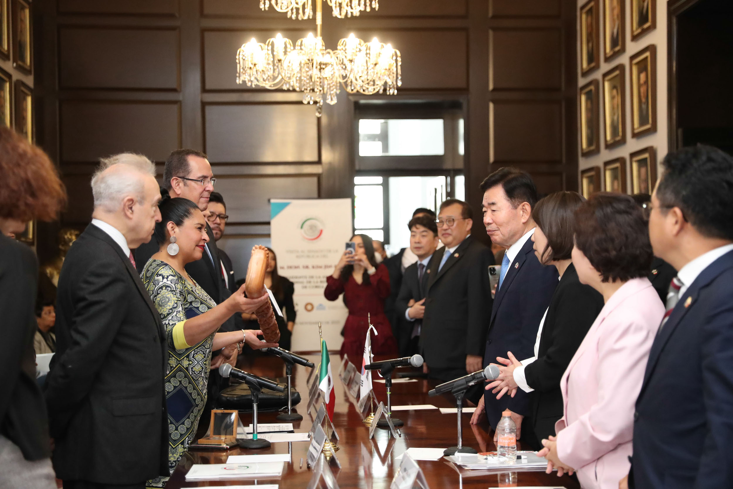 Visita del  presidente de la Asamblea Nacional de la Repuiblica de Corea-