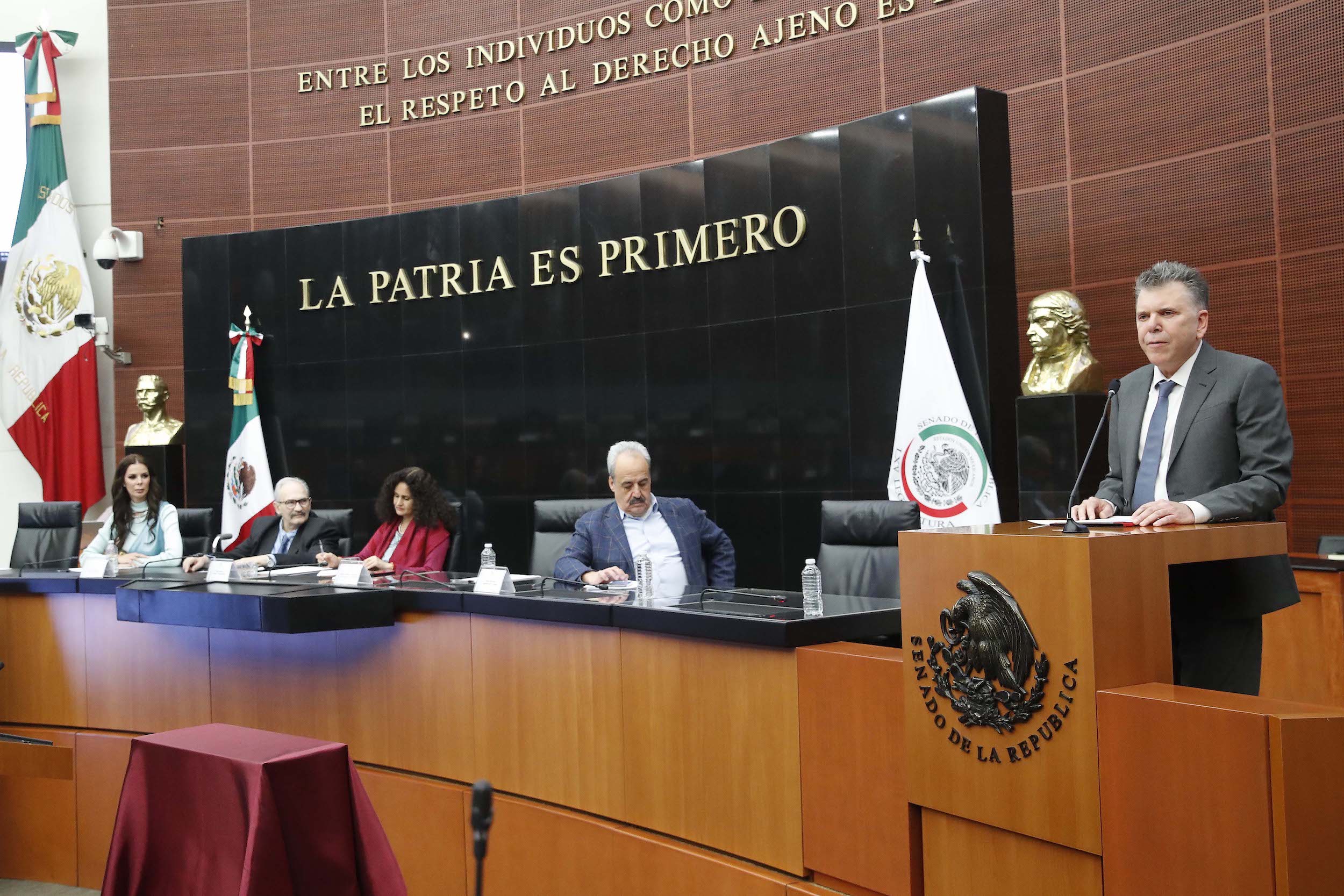 Inauguracioin de le exposicioin Un viaje sagrado