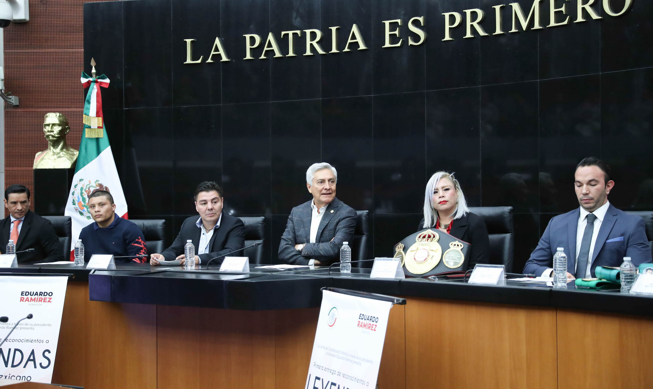 Entrega de reconocimientos a  Leyendas del boxeo -