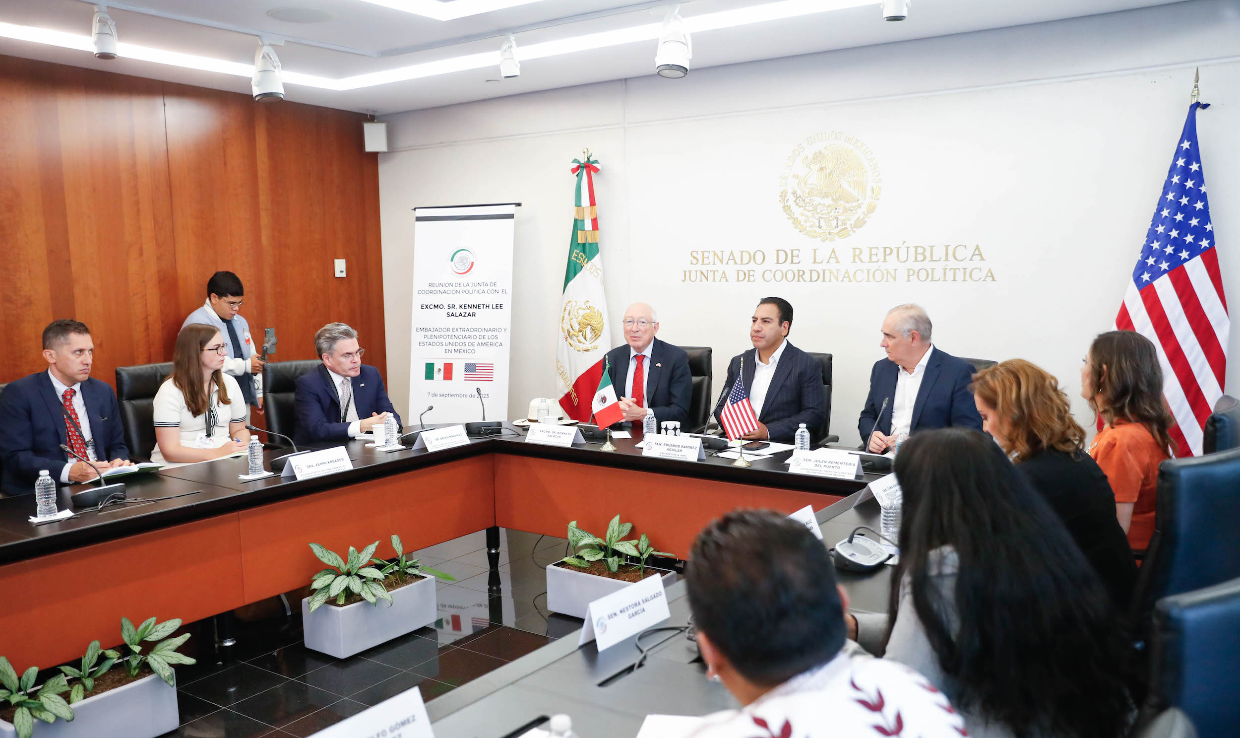 Visita del Embajador de EEUU a la JUCOPO-