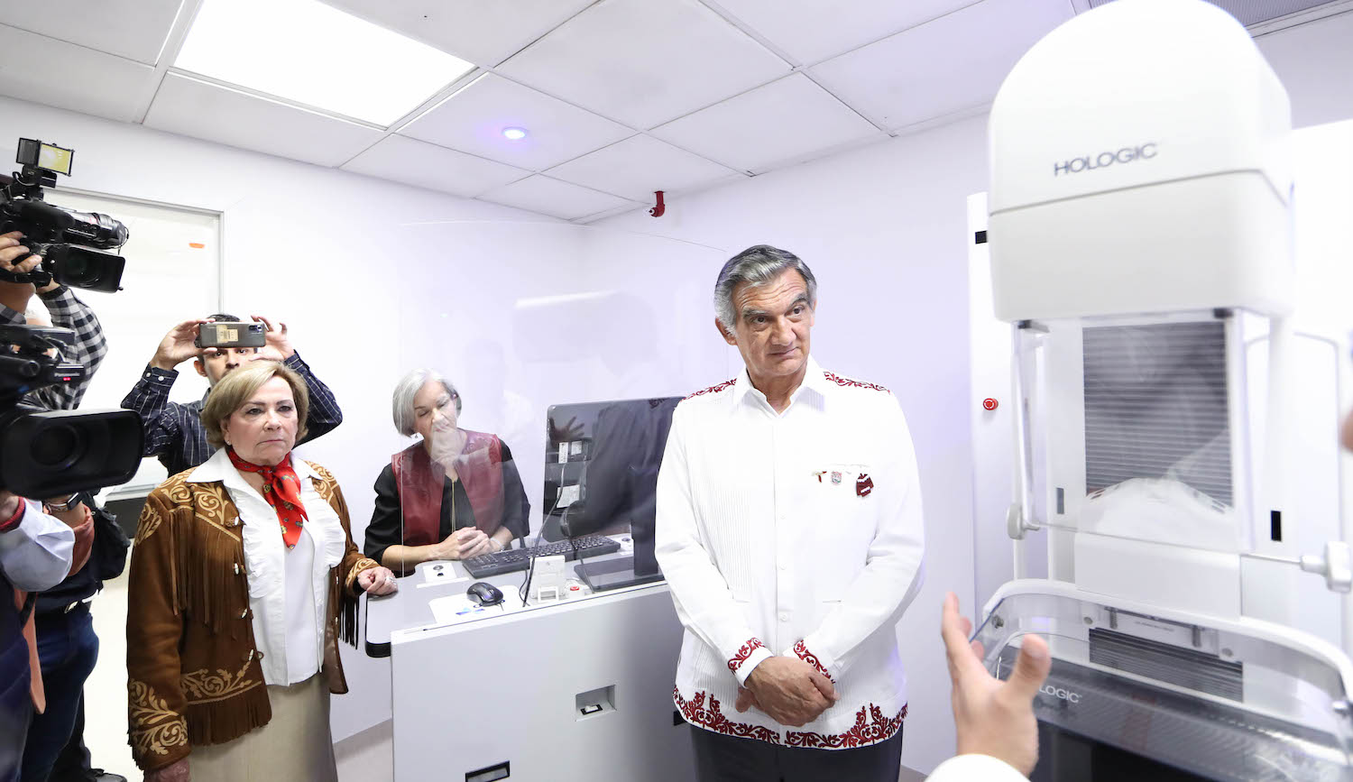 Inauguracion del Programa de Prevencion de Cancer de Mama-