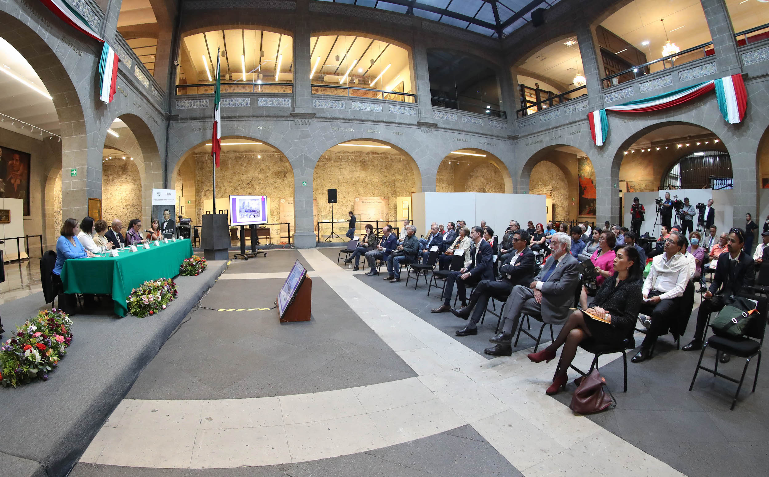 Presentacion del Libro   Juarez a 150 anos de su muerte  -