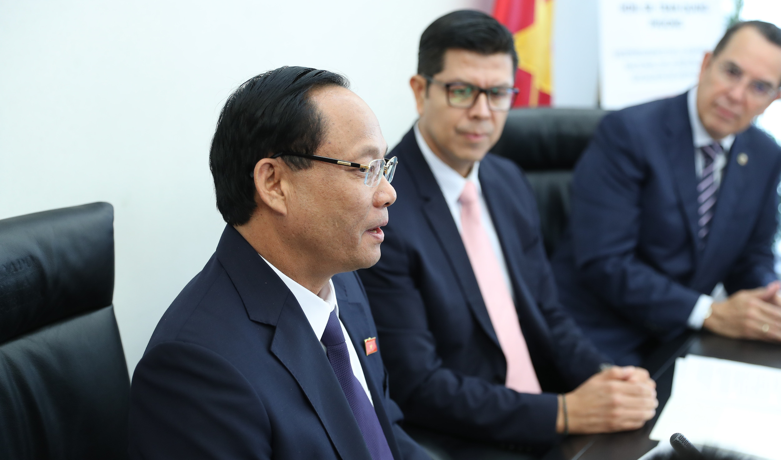Visita del vicepresidente de la Asamblea Nacional de la Repuiblica Socialista de Vietnam-