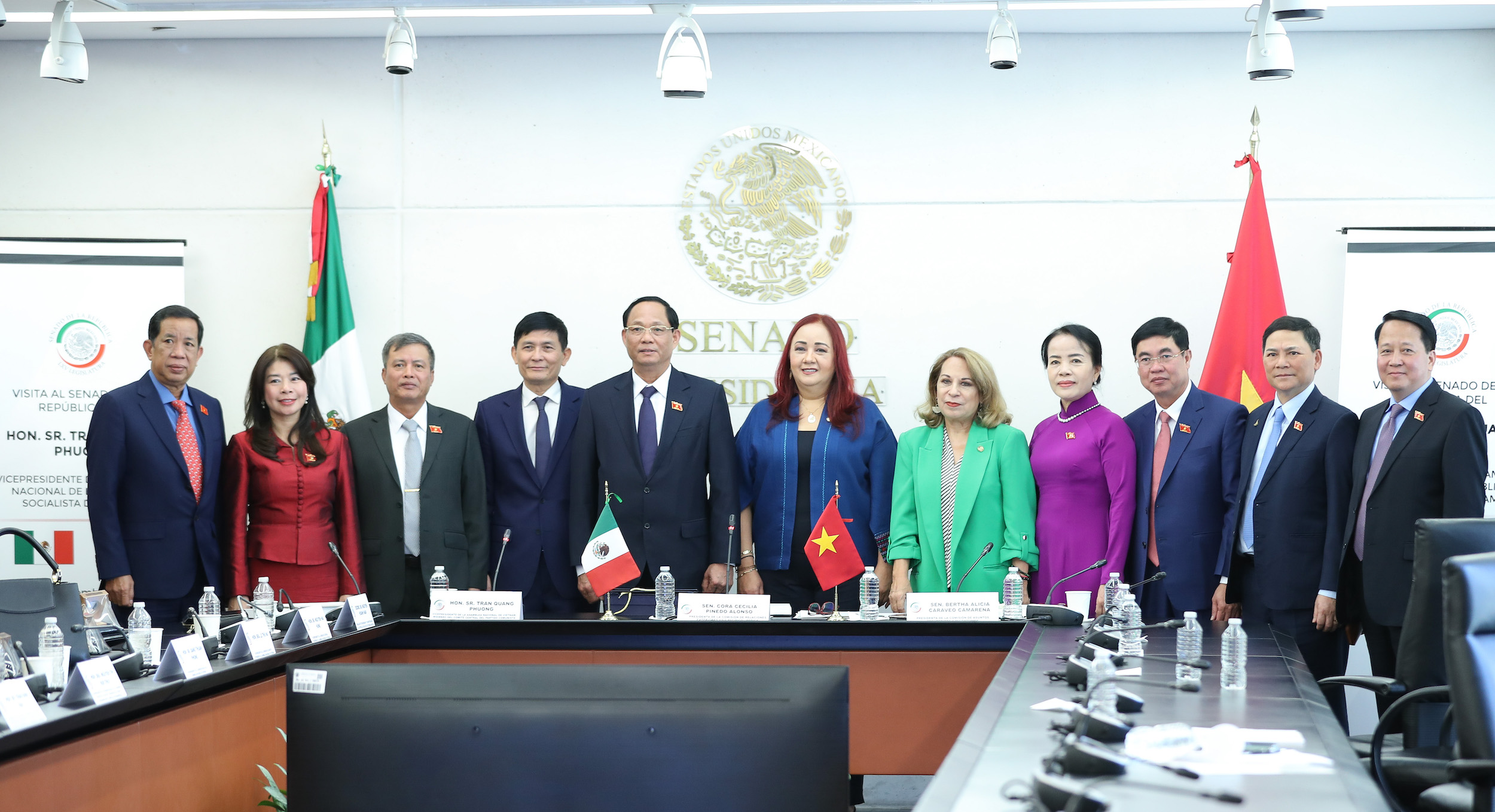 Visita del vicepresidente de la Asamblea Nacional de la Repuiblica Socialista de Vietnam-