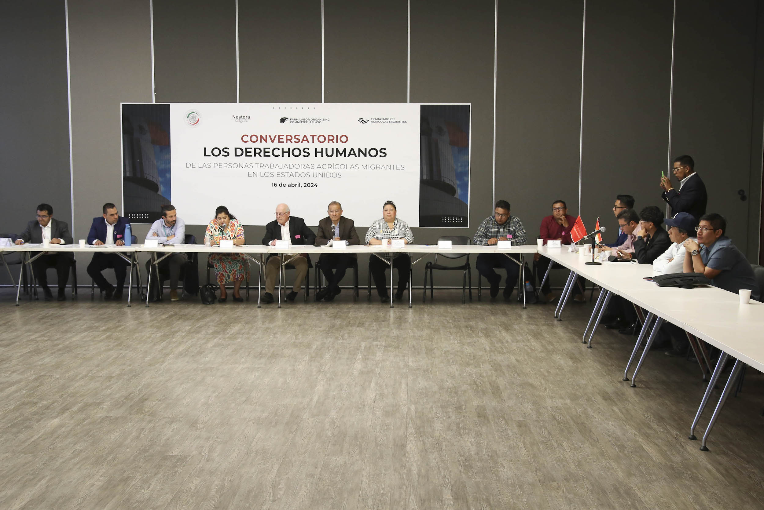 Conversatorio Los Derechos Humanos de los Migrantes en Estados Unidos-