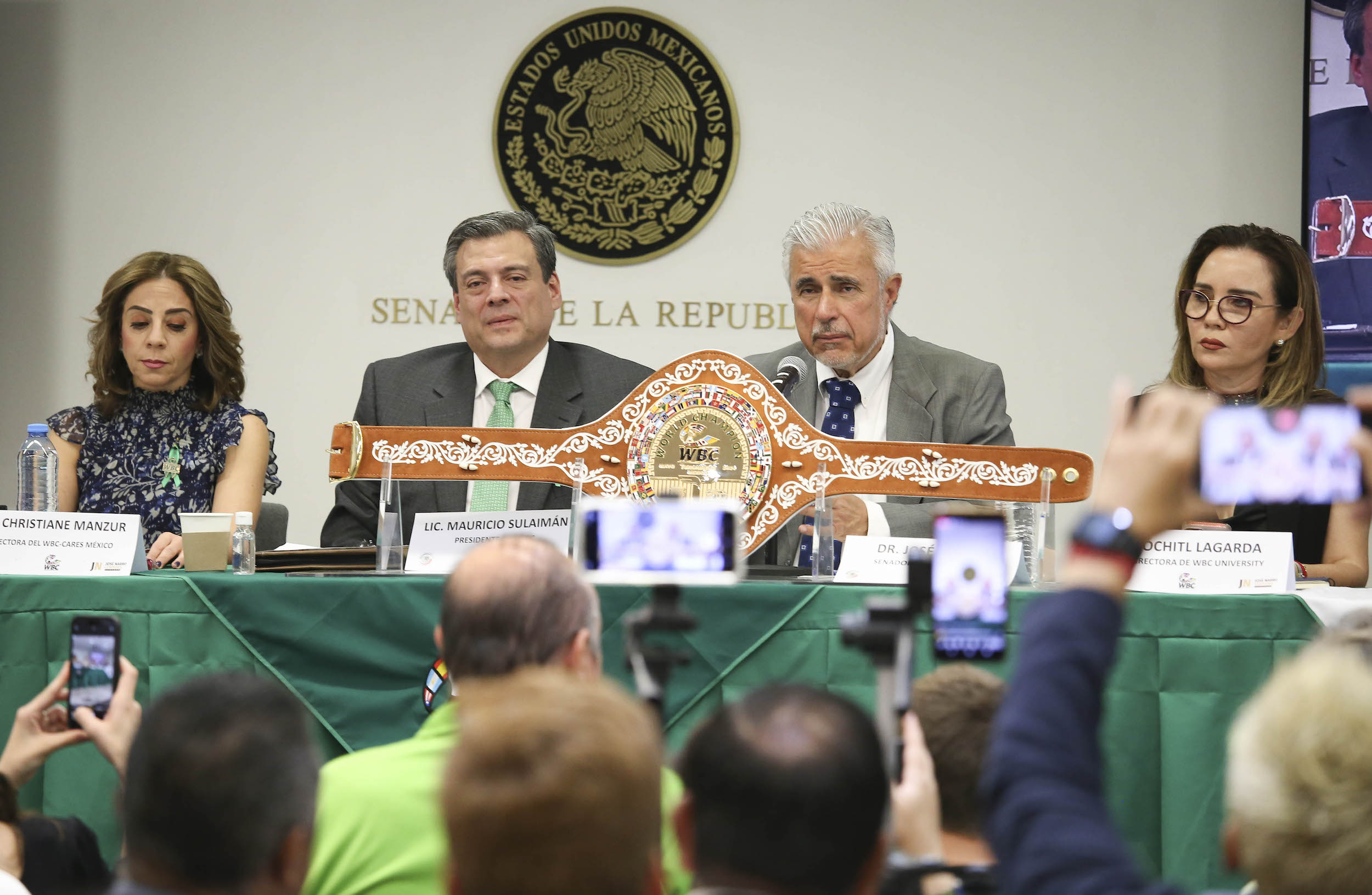 Conferencia Martes de Cafe con el Consejo Mundial de Boxeo-