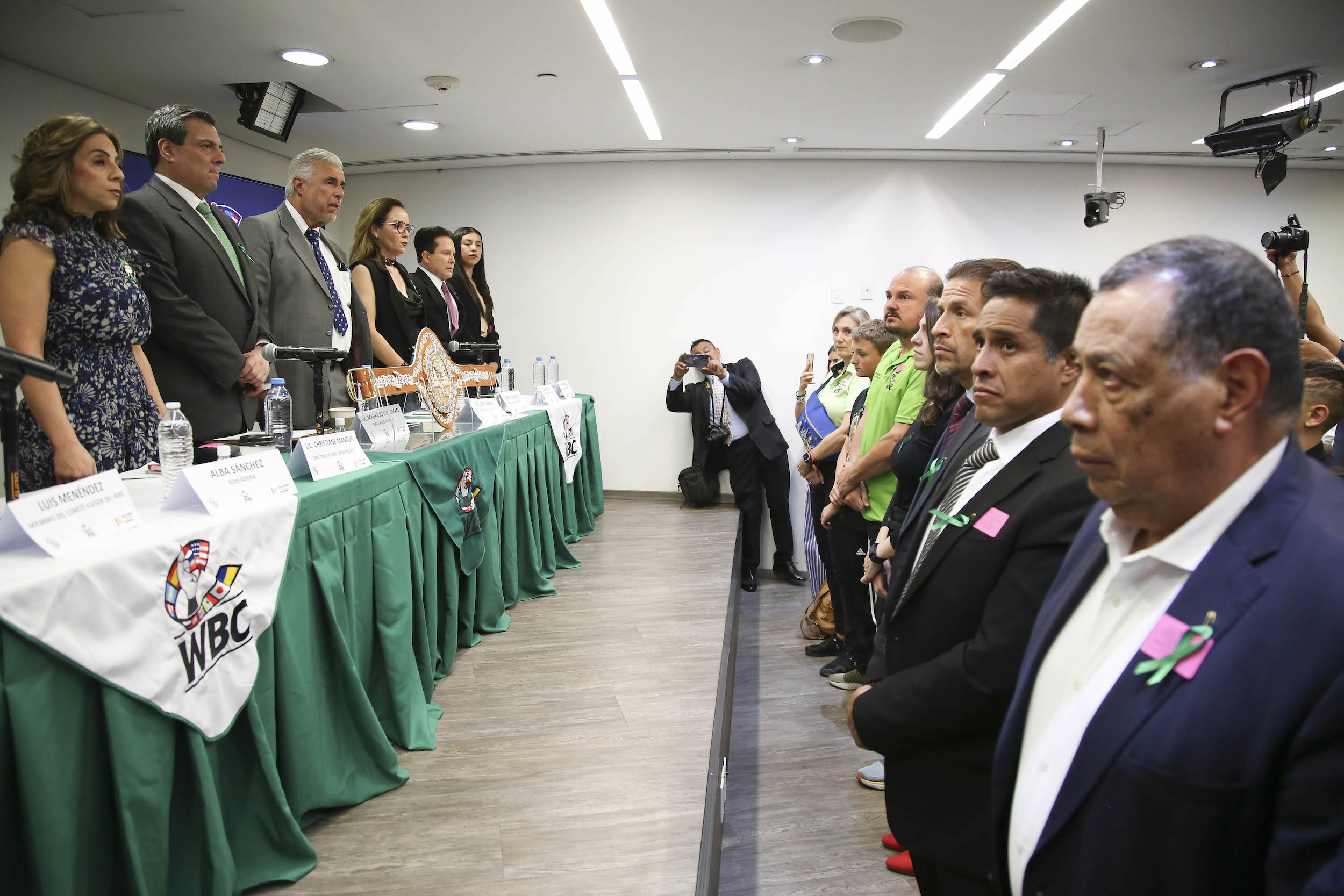 Conferencia Martes de Cafe con el Consejo Mundial de Boxeo-