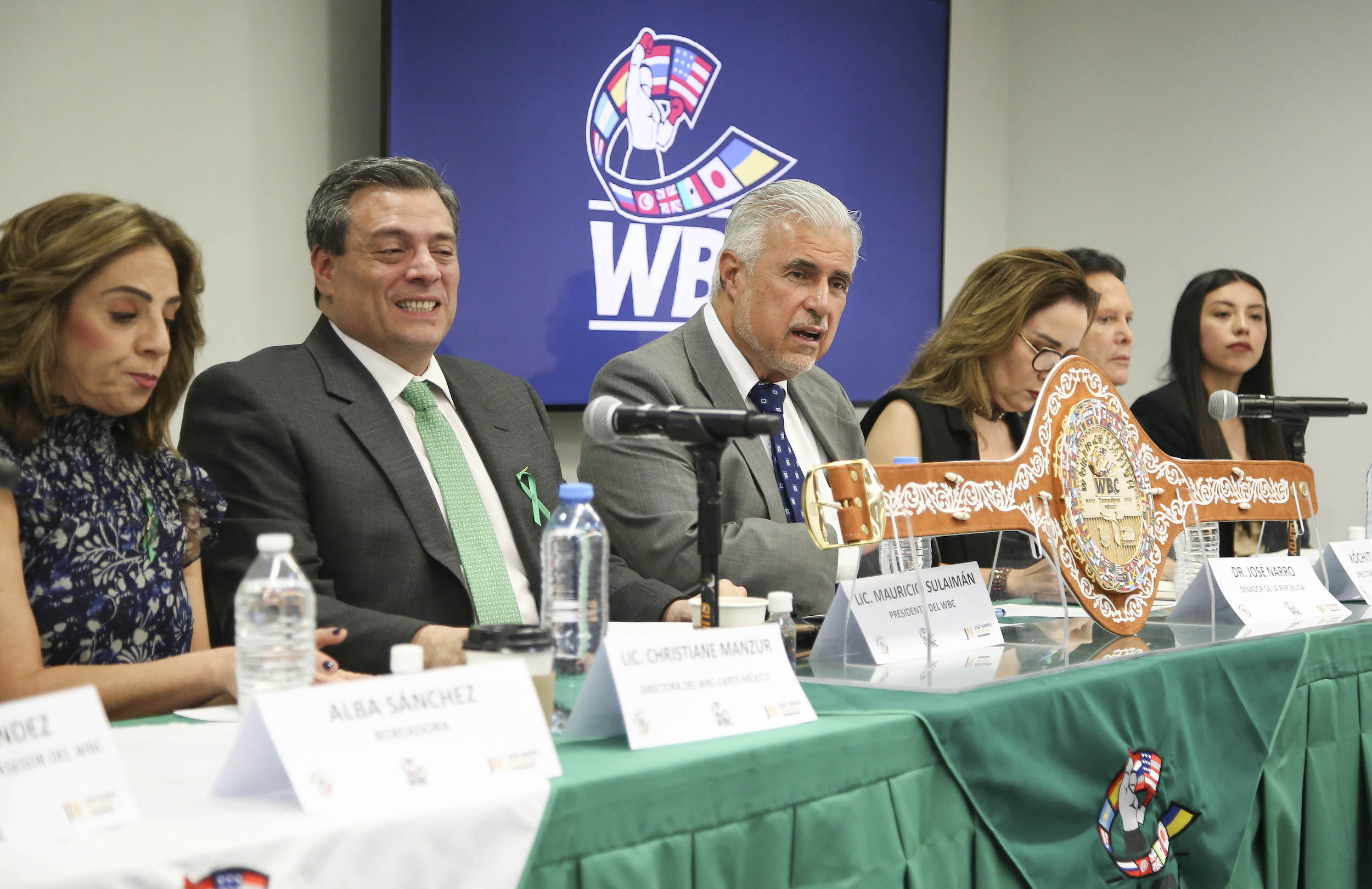 Conferencia Martes de Cafe con el Consejo Mundial de Boxeo-