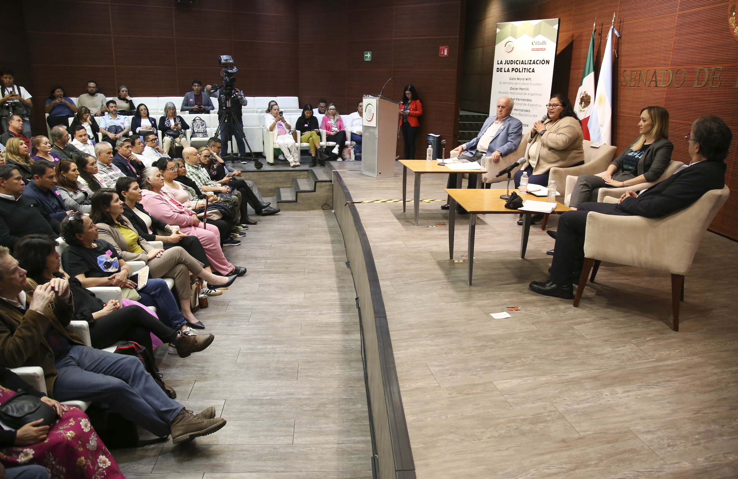 Foro La Judicializacion de la Politica-