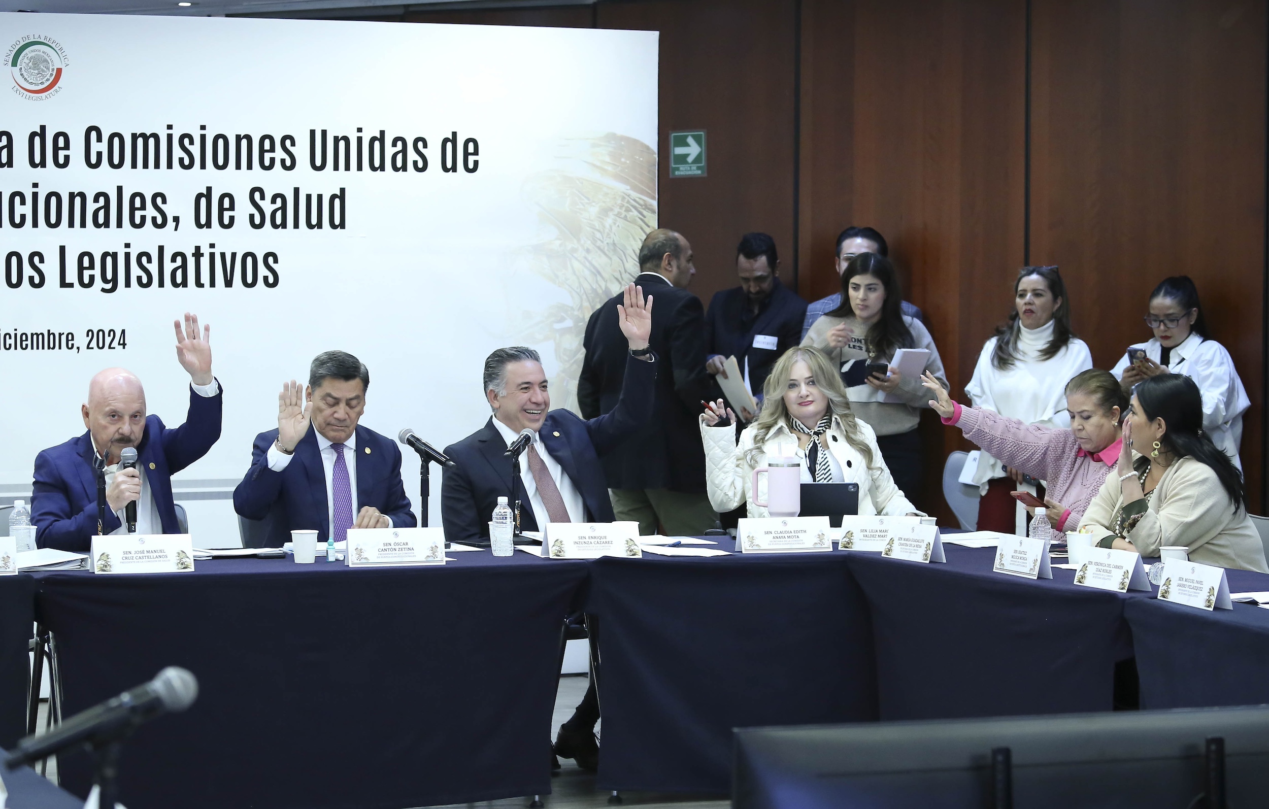 Comisiones Unidas Puntos Constitucionales Salud y Estudios Legislativos-