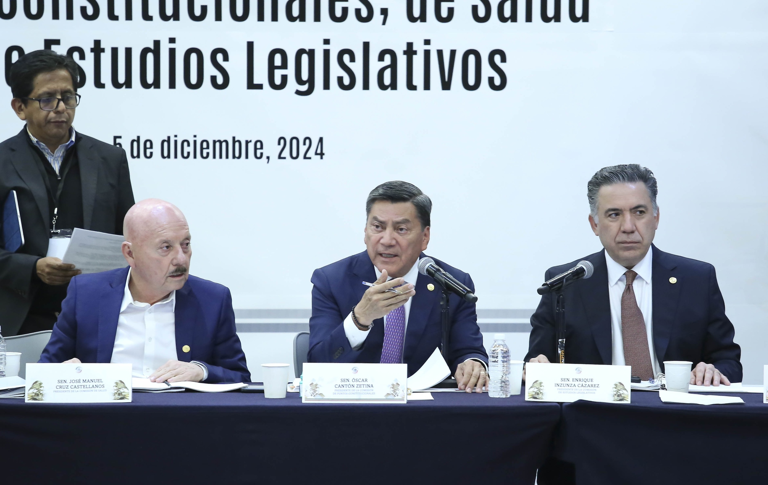 Comisiones Unidas Puntos Constitucionales Salud y Estudios Legislativos-