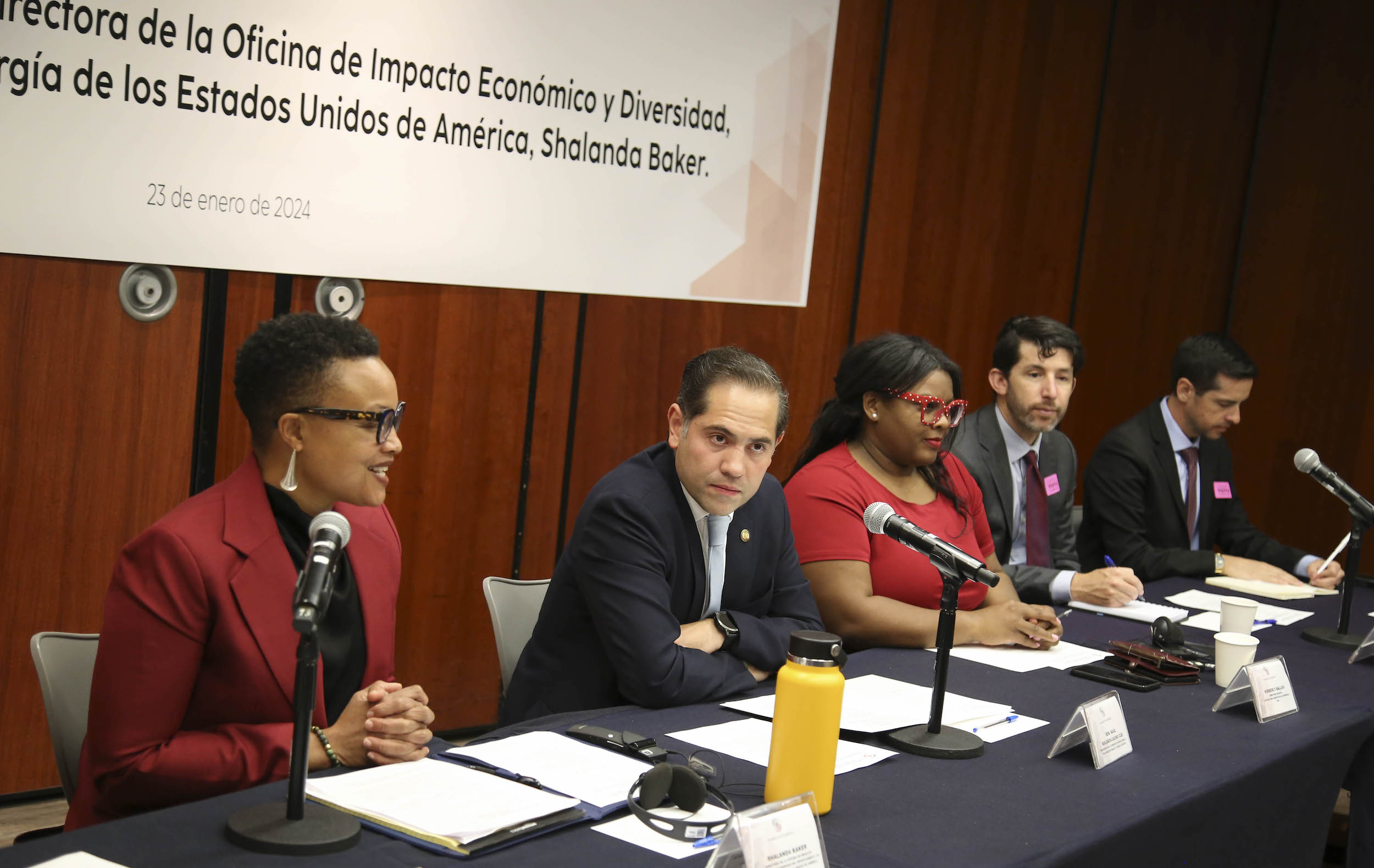 Reunion de Trabajo de la Comision de Medio Ambiente con Shalanda Baker-