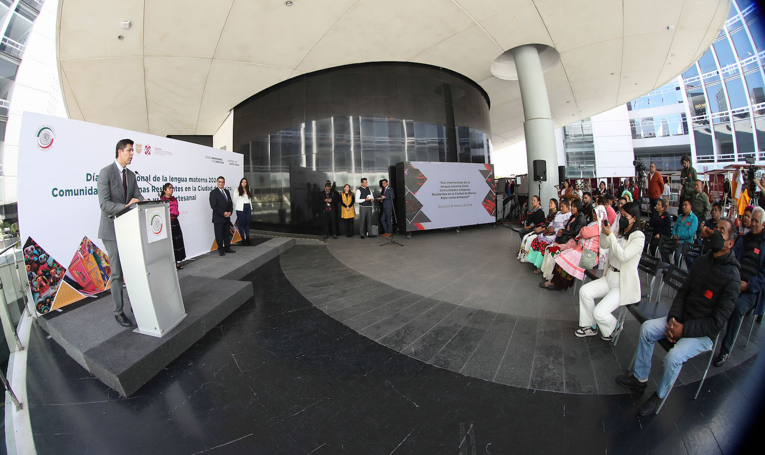 Inauguracion de la expo-venta artesanal de comunidades indigenas-