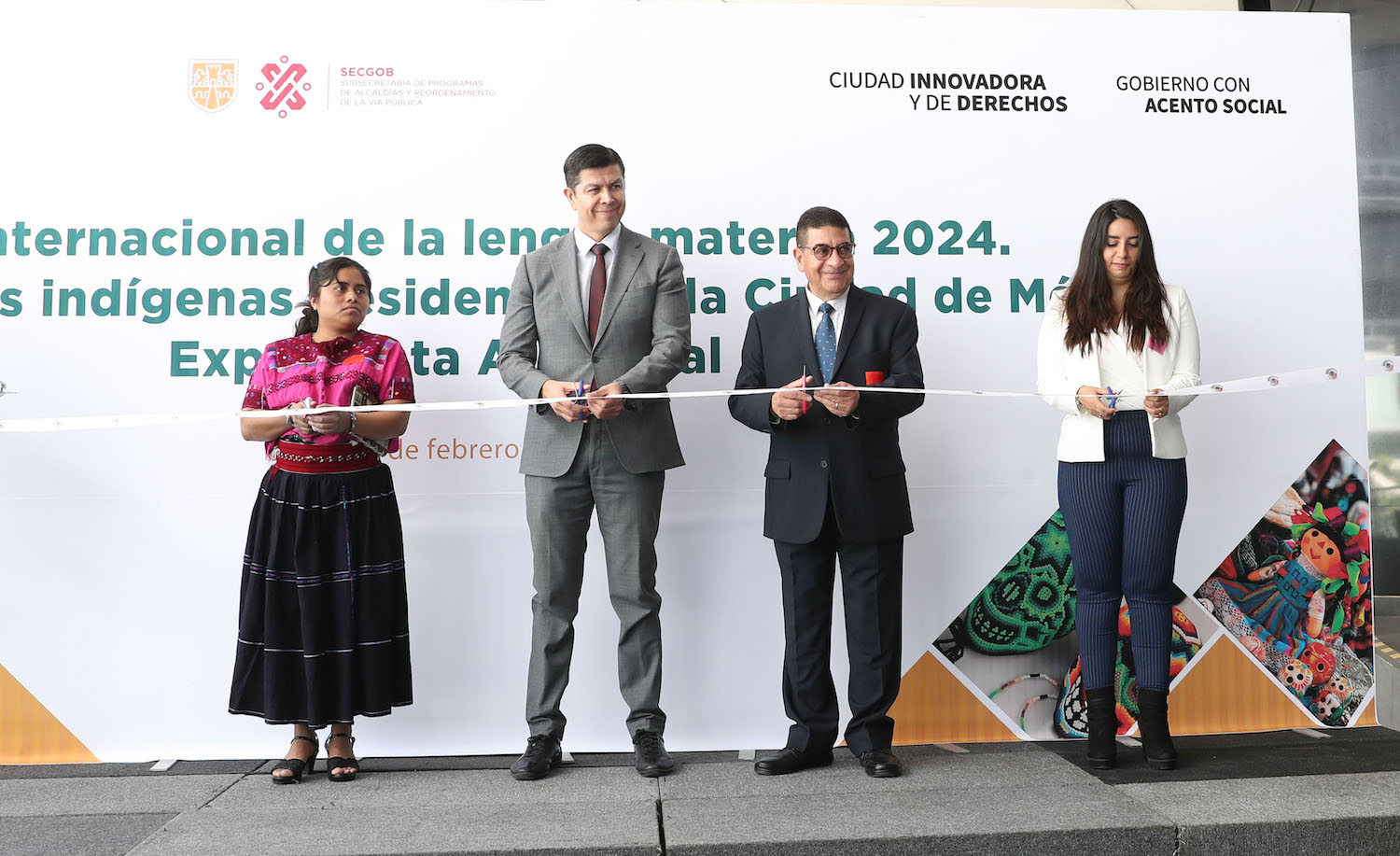 Inauguracion de la expo-venta artesanal de comunidades indigenas-