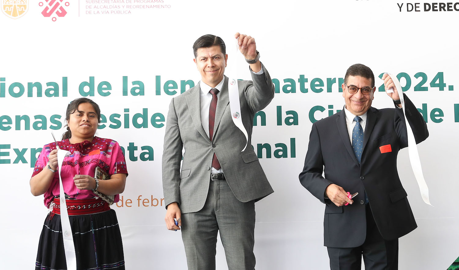 Inauguracion de la expo-venta artesanal de comunidades indigenas-