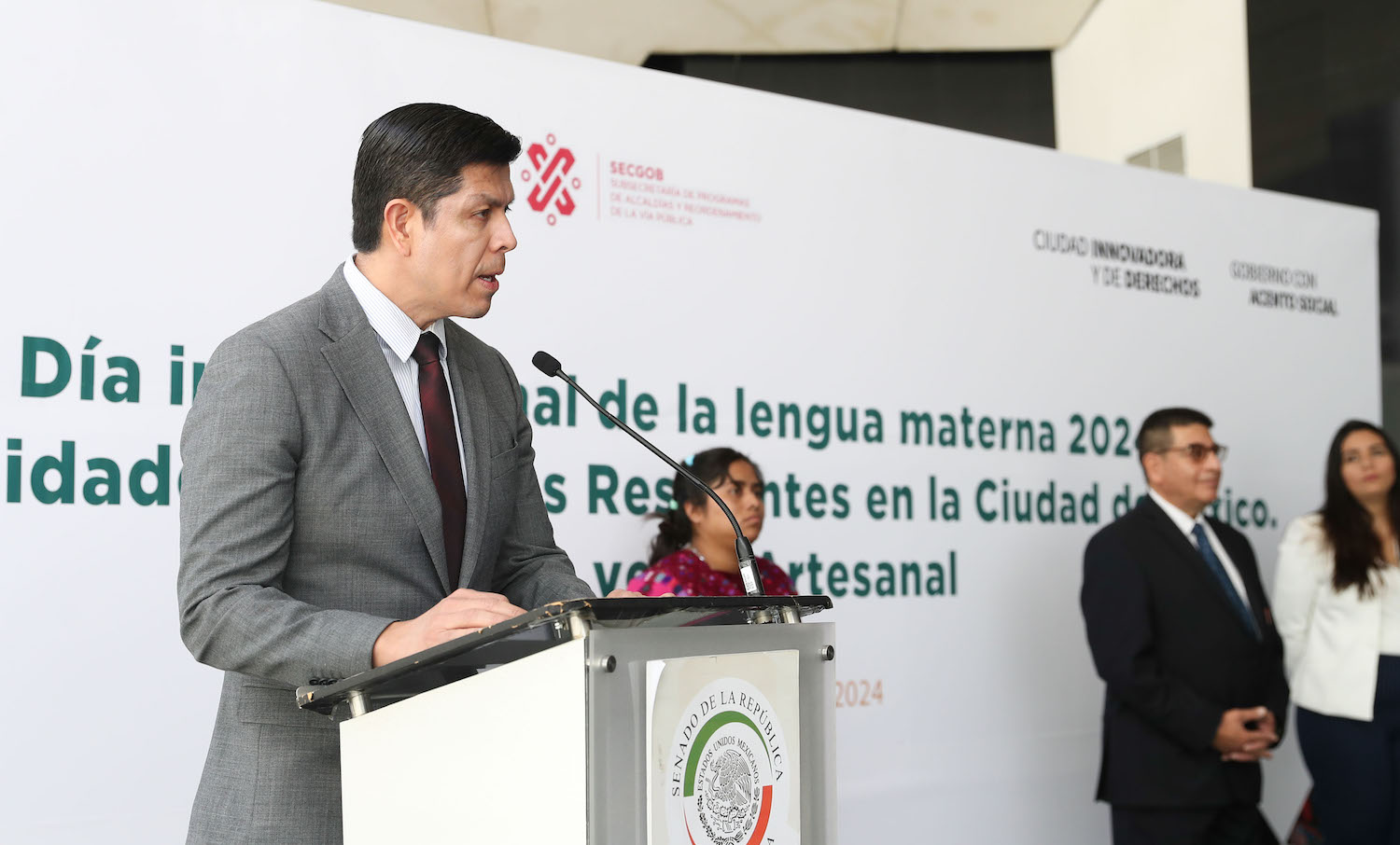 Inauguracion de la expo-venta artesanal de comunidades indigenas-