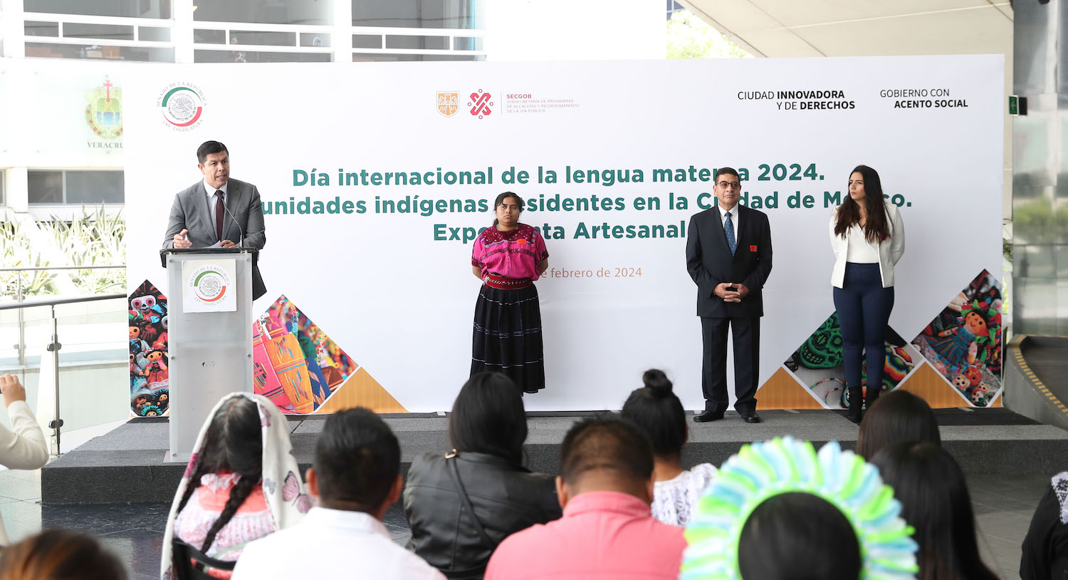 Inauguracion de la expo-venta artesanal de comunidades indigenas-