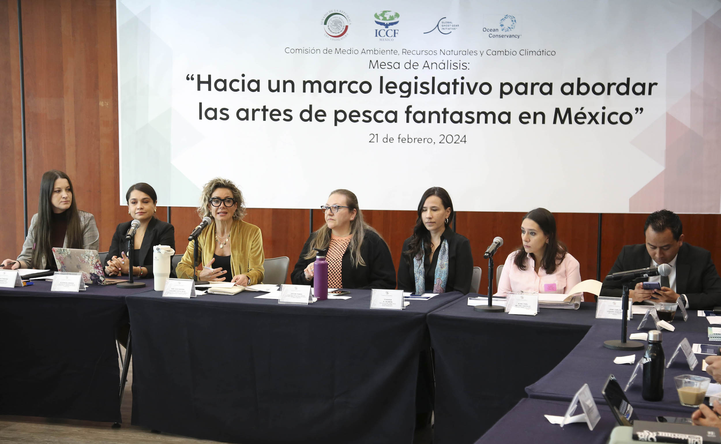 Mesa de análisis “Hacia un marco legislativo para abordar las artes de pesca fantasma en México”