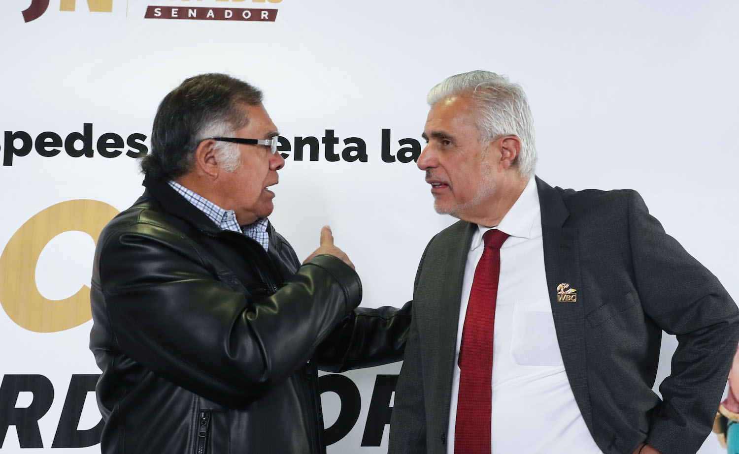 Exhibicion de cinturones de campeones internacionales de boxeo-
