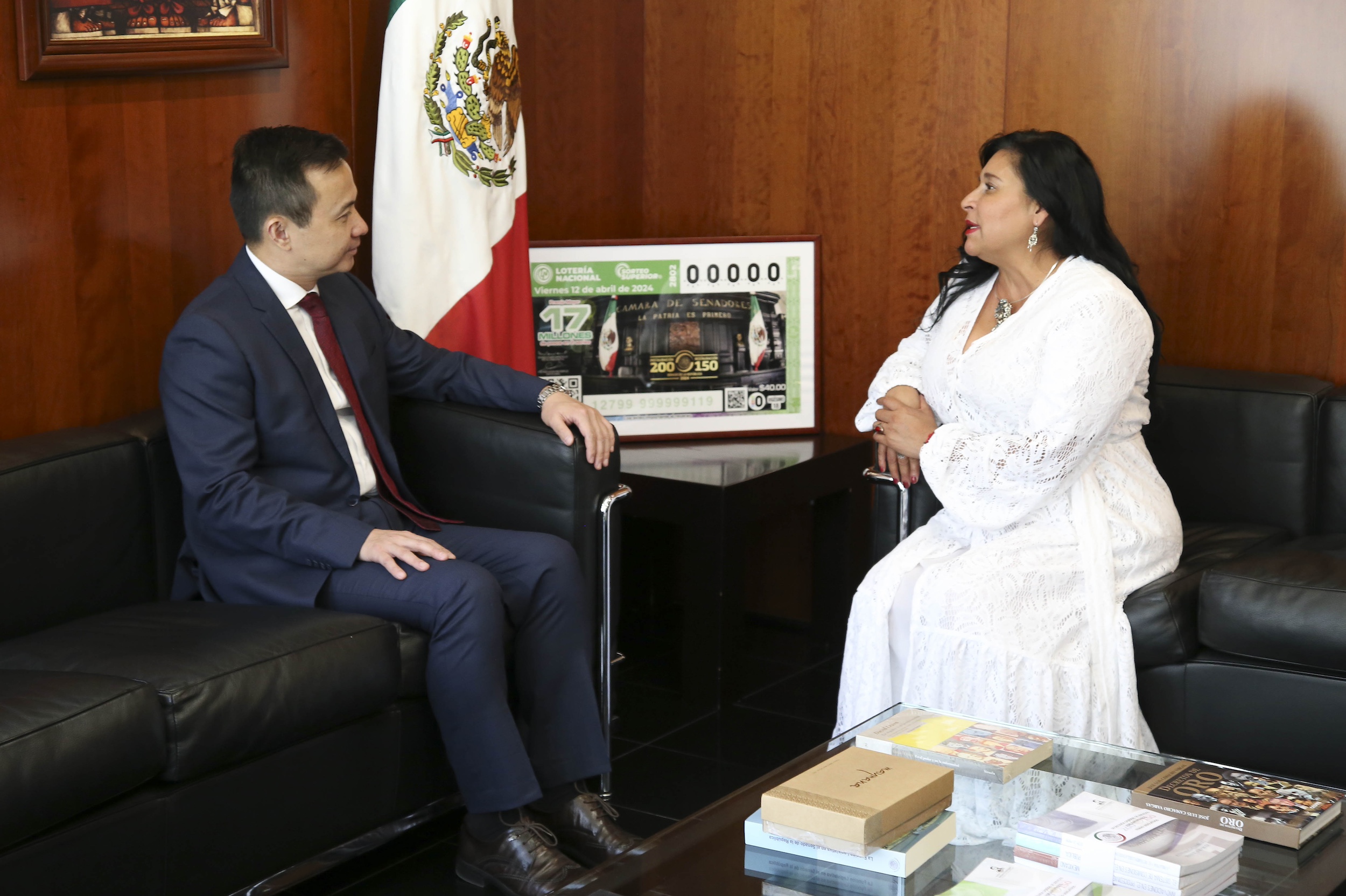 Reunion Sen Ana Lilia Rivera con Embajador de China-
