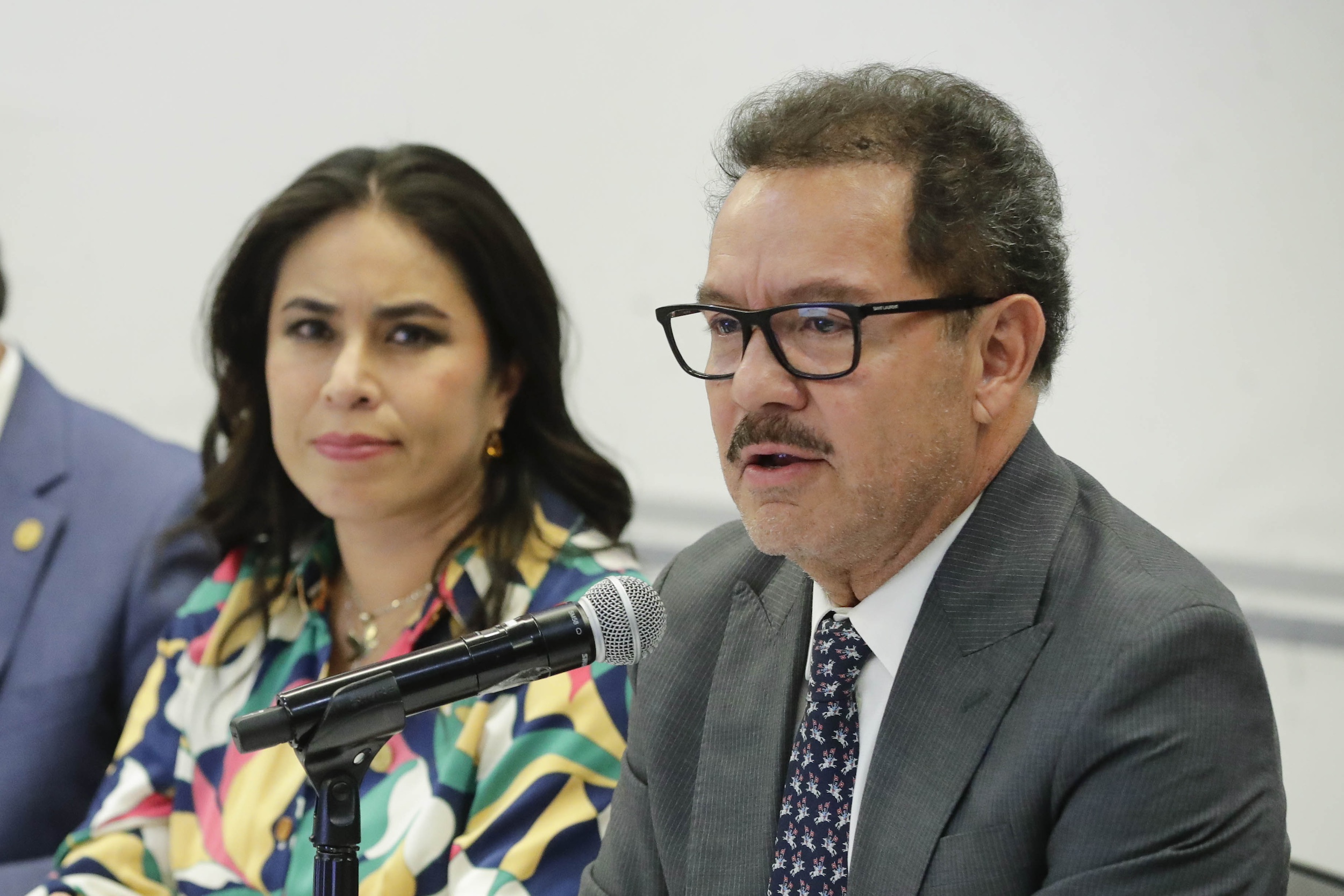 Com Unidas Ptos Const Seg Pub  Est Leg Primera-